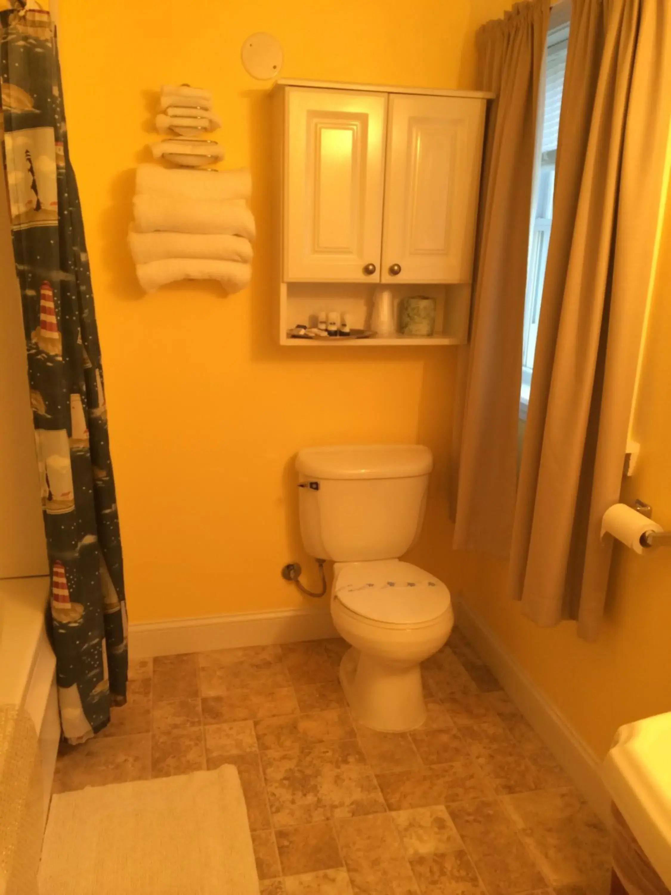 Non Smoking 2 Queen Bed Room in Lodge at Kennebunk Non Smoking 2 Queen Bed Room in Lodge at Kennebunk