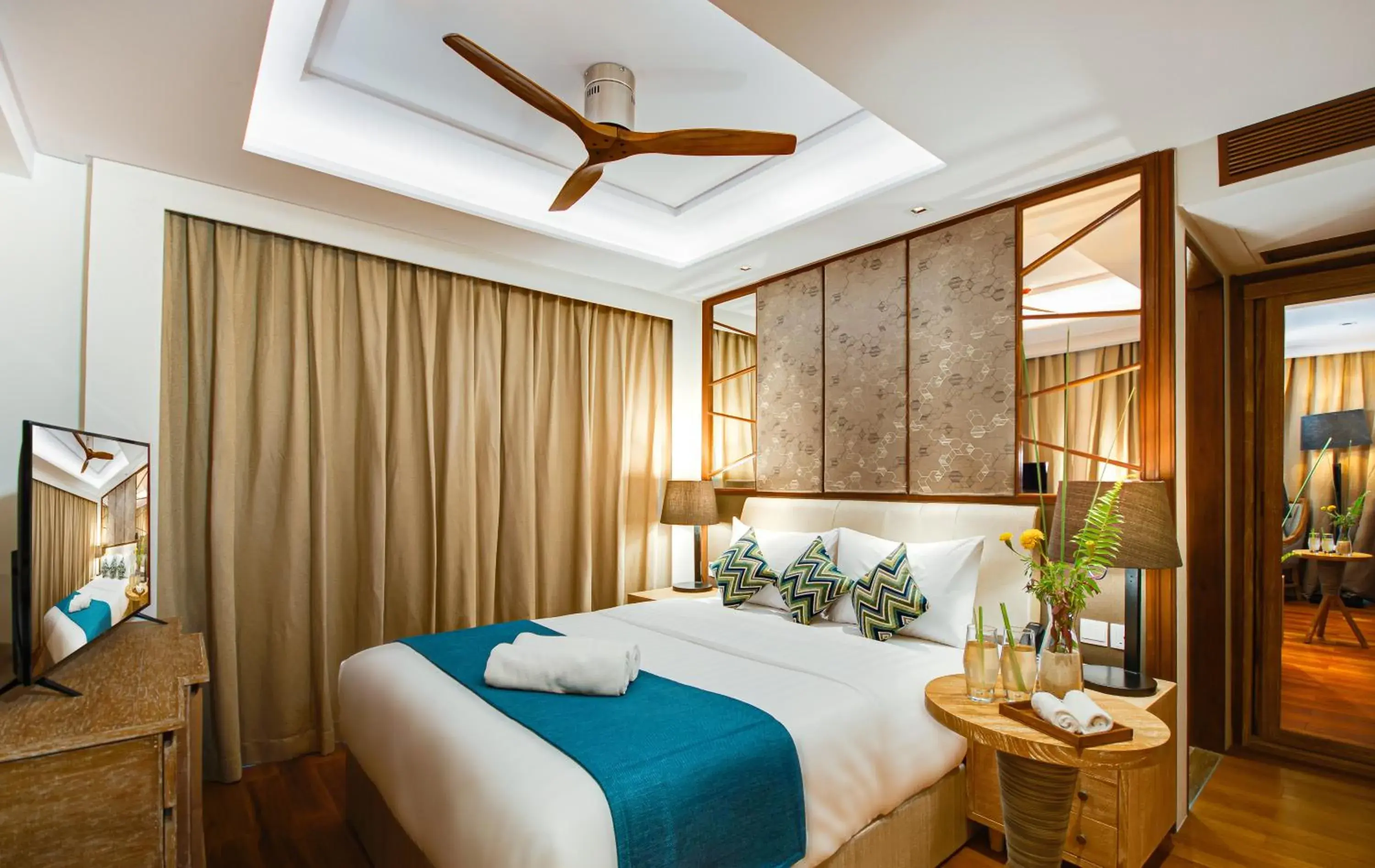 Deluxe Double Room with Sea View (Free Return Airport Transfer and 10% off on Food & Beverage) in Seasalter Maldives Deluxe Double Room with Sea View (Free Return Airport Transfer and 10% off on Food & Beverage) in Seasalter Maldives