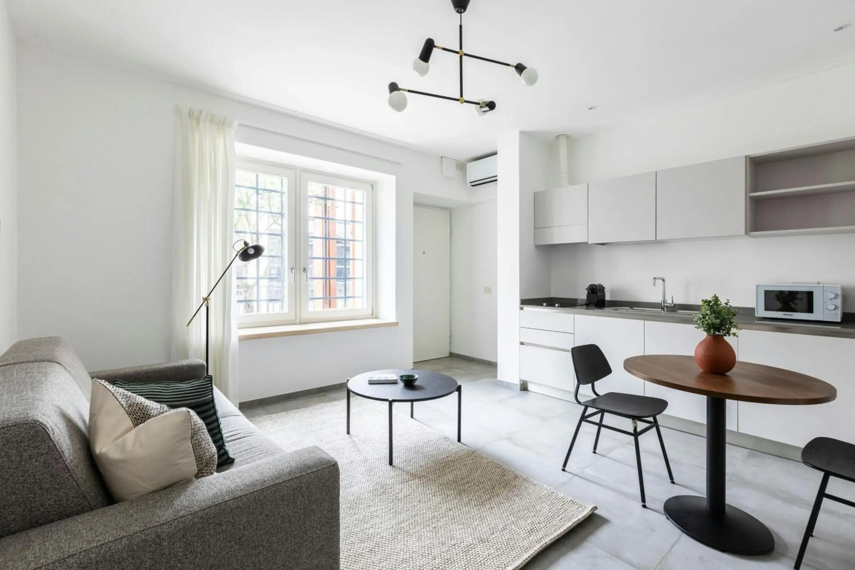 One-Bedroom Apartment with Queen Bed and Sofa Bed in Sonder by Marriott Bonvoy San Lorenzo Apartments One-Bedroom Apartment with Queen Bed and Sofa Bed in Sonder by Marriott Bonvoy San Lorenzo Apartments