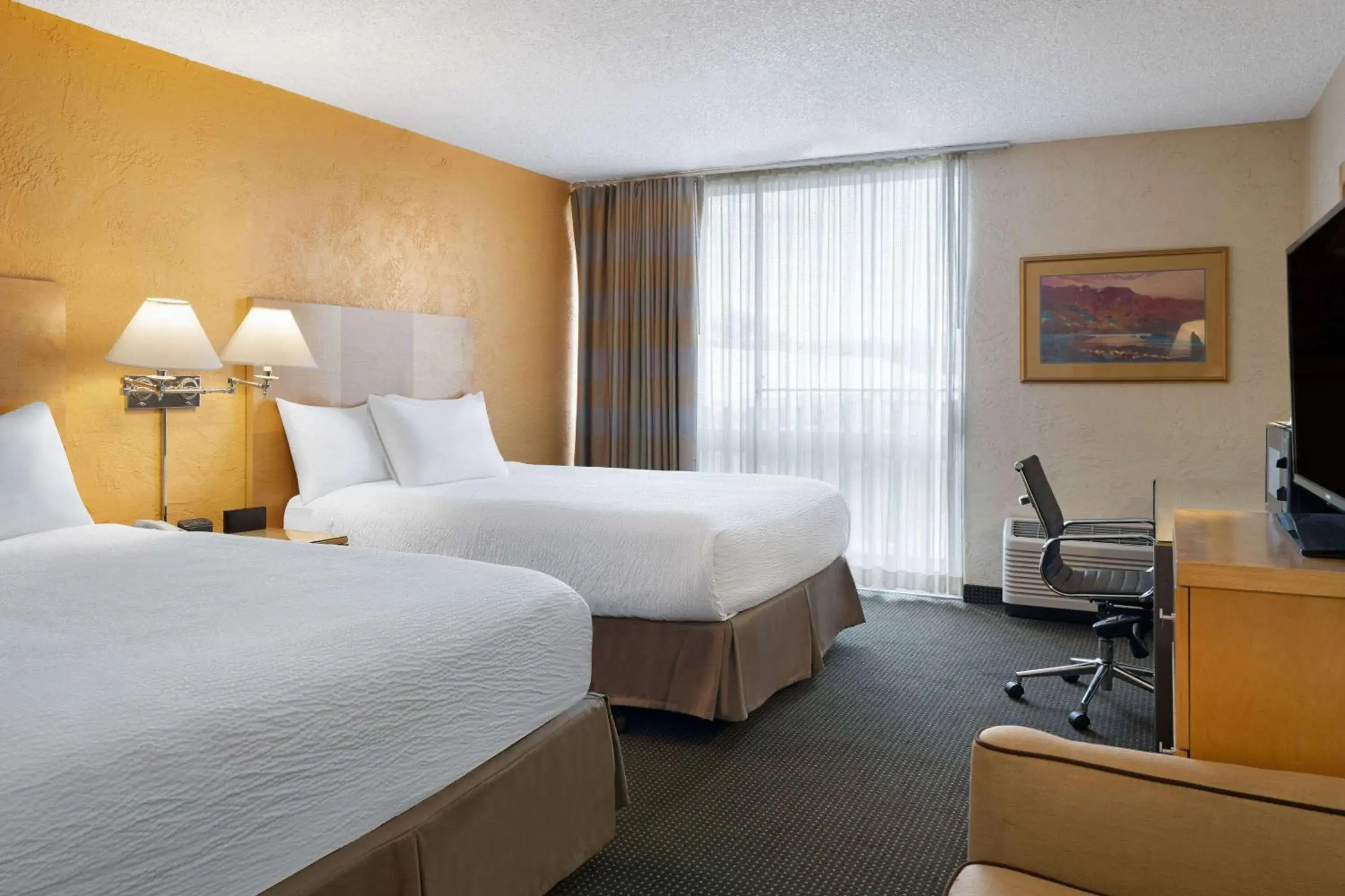 Deluxe Queen Room with Two Queen Beds - Non-Smoking in Ramada by Wyndham Tucson Deluxe Queen Room with Two Queen Beds - Non-Smoking in Ramada by Wyndham Tucson