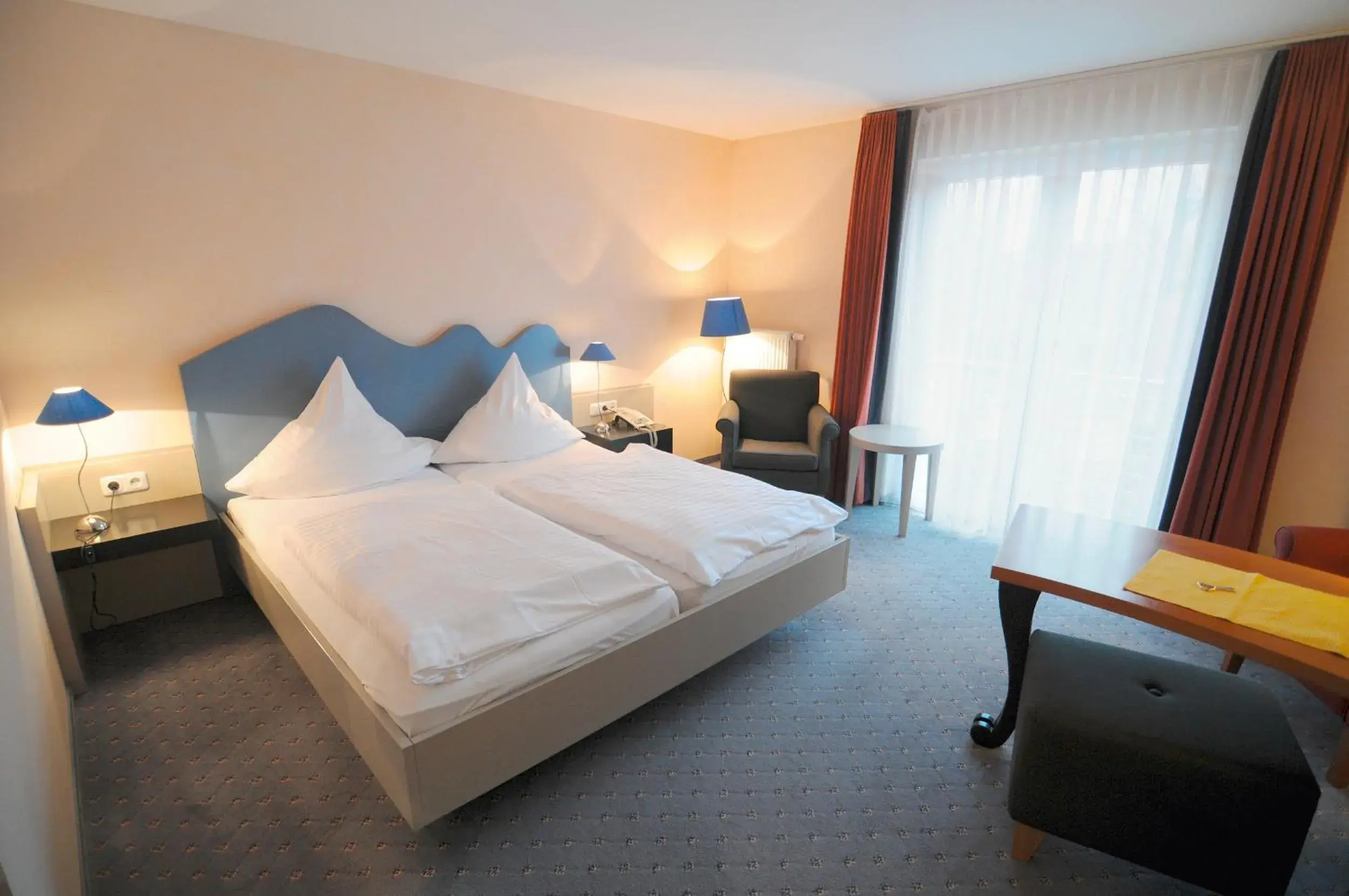 Comfort Double Room with Balcony in Haus am Meer Steinhude Comfort Double Room with Balcony in Haus am Meer Steinhude