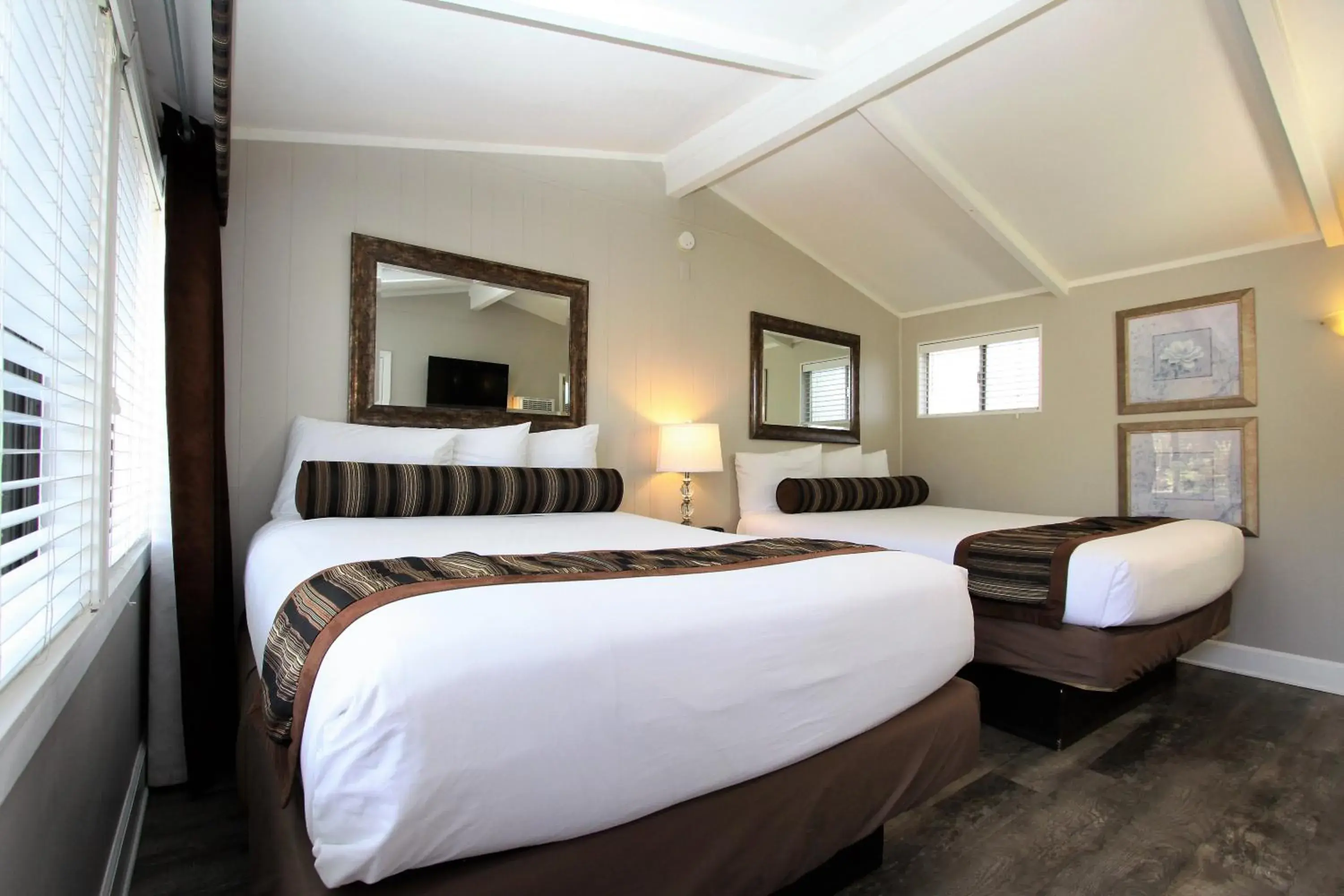 Family Bungalow in Monterey Peninsula Inn Family Bungalow in Monterey Peninsula Inn