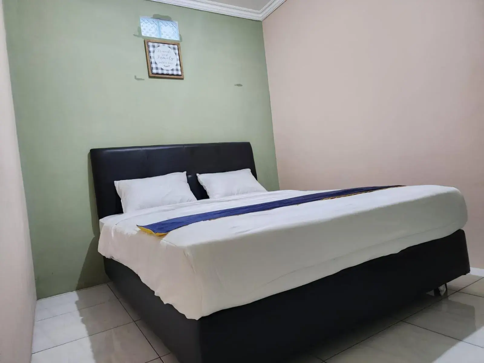 Deluxe Double Room in Omah Pandhoek Family Syariah by Stayku Deluxe Double Room in Omah Pandhoek Family Syariah by Stayku