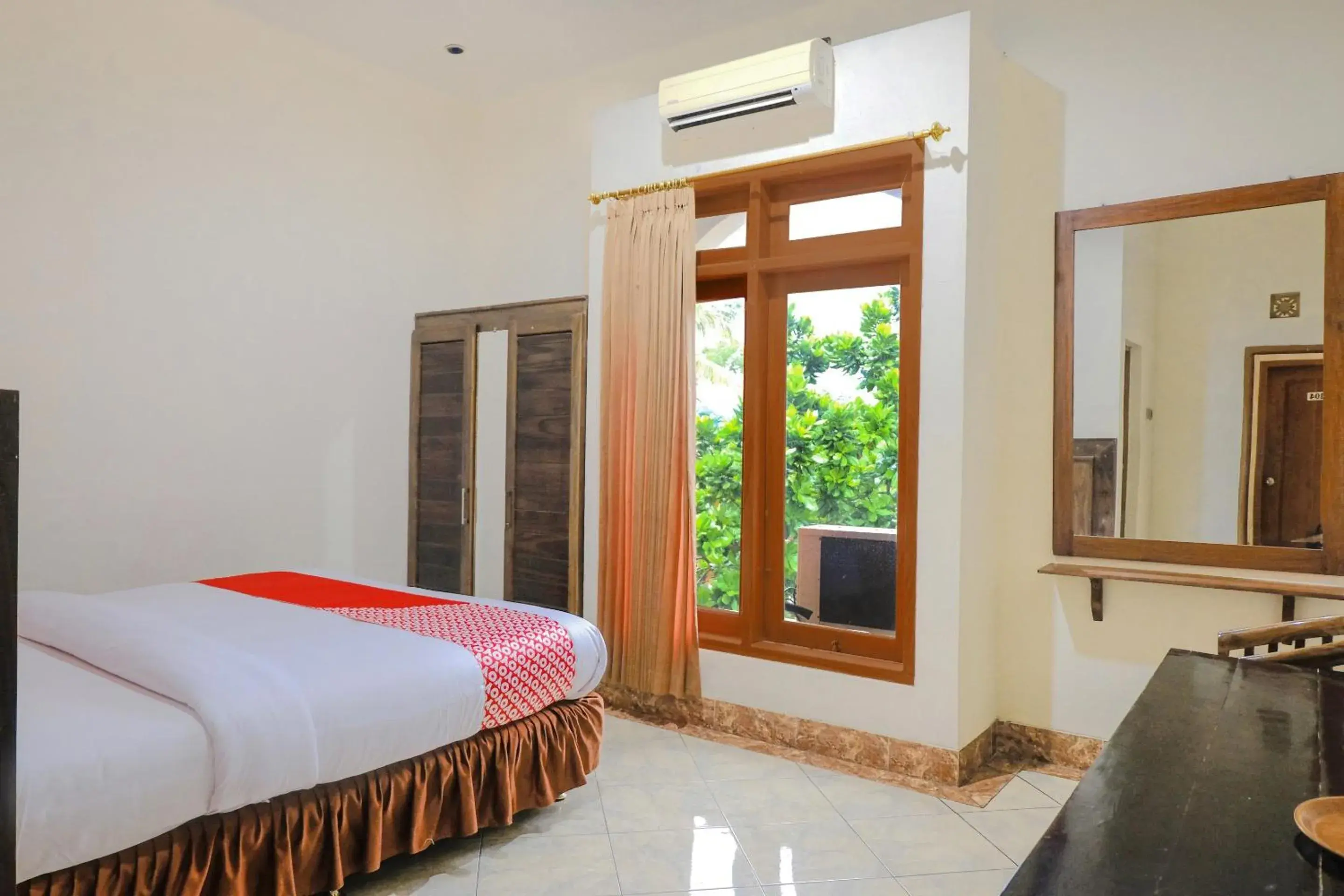 Deluxe Double Room in Hotel O otel Graha Prima Deluxe Double Room in Hotel O otel Graha Prima