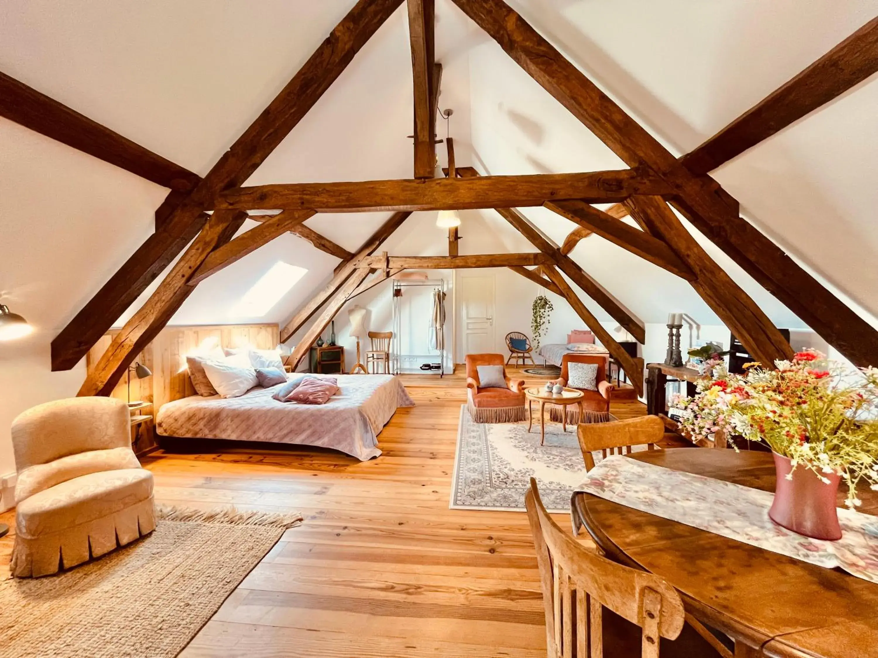 Deluxe Double Room with Extra Bed in chambres d'hôtes Domaine les Grands Pérons Deluxe Double Room with Extra Bed in chambres d'hôtes Domaine les Grands Pérons