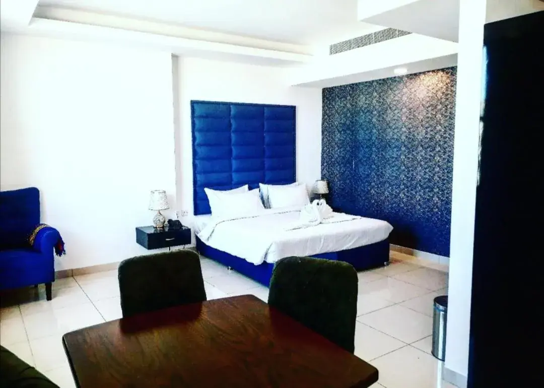 King Suite in Parkside Plaza Muscat King Suite in Parkside Plaza Muscat