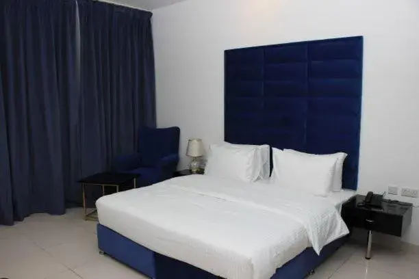 Budget Double Room in Parkside Plaza Muscat Budget Double Room in Parkside Plaza Muscat