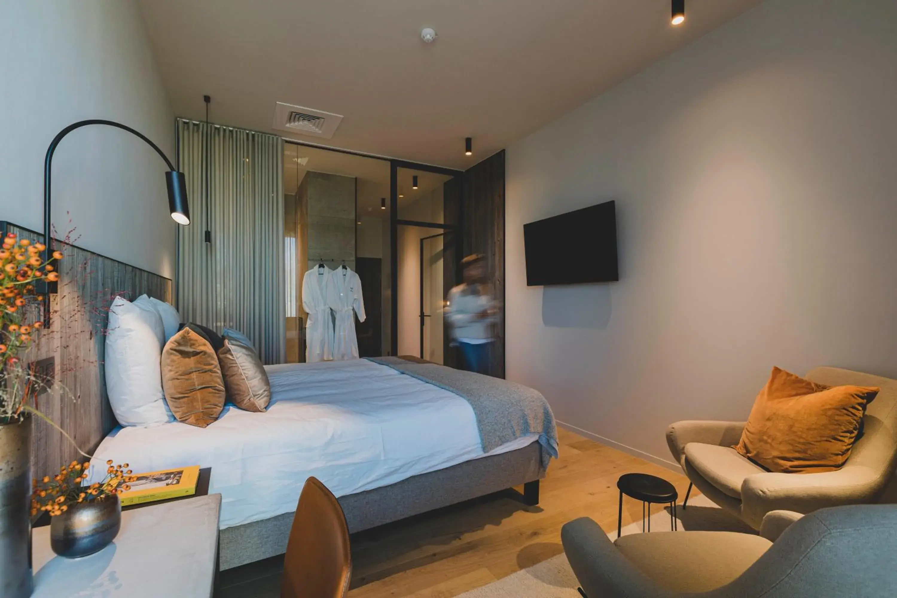 Deluxe King Room with Wellness Access - single occupancy in Waer Waters Spa Hotel Deluxe King Room with Wellness Access - single occupancy in Waer Waters Spa Hotel