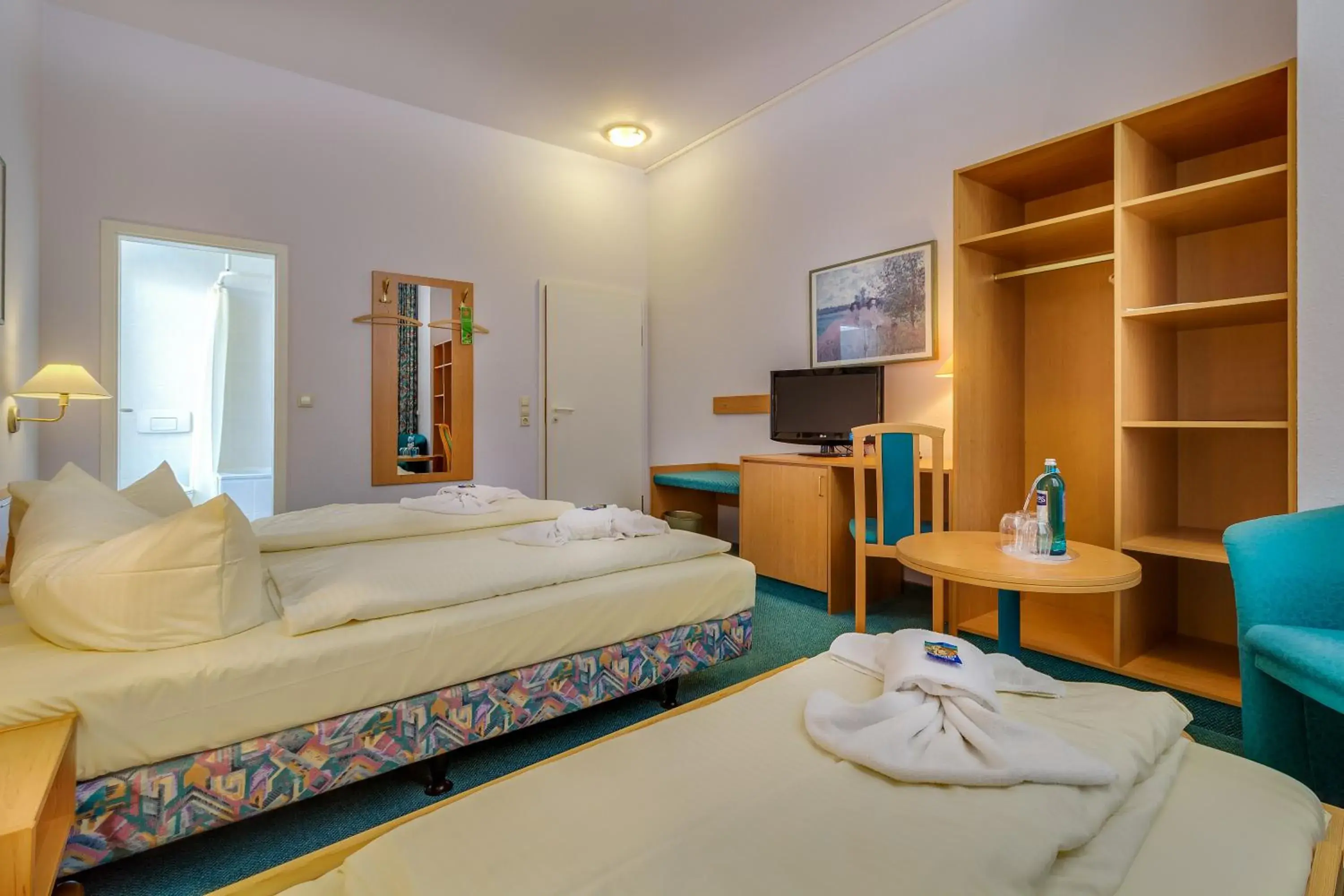 Triple Room in Hotel Alte Klavierfabrik Meißen Triple Room in Hotel Alte Klavierfabrik Meißen