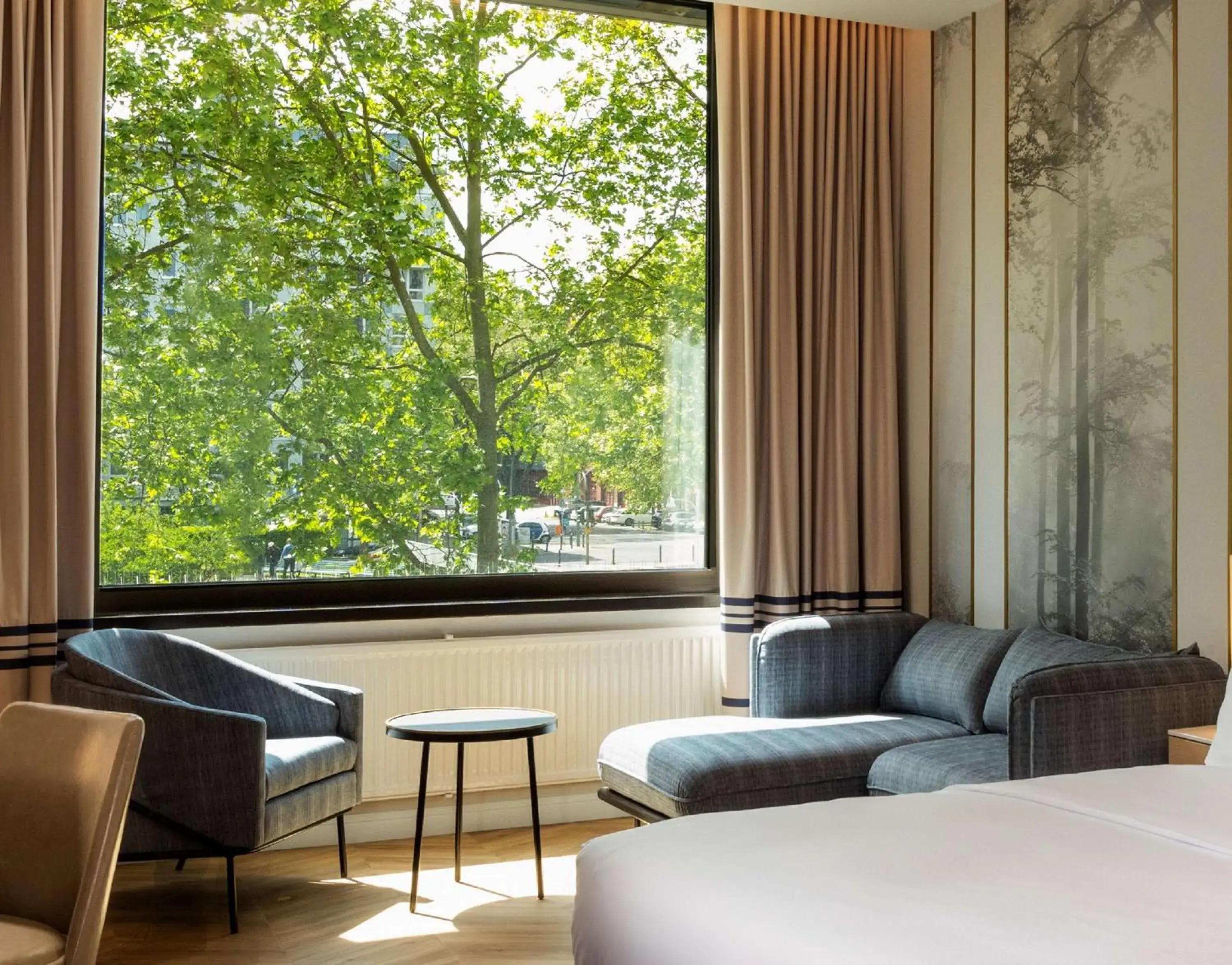 King Room with Park View in DoubleTree by Hilton Berlin Ku'damm King Room with Park View in DoubleTree by Hilton Berlin Ku'damm