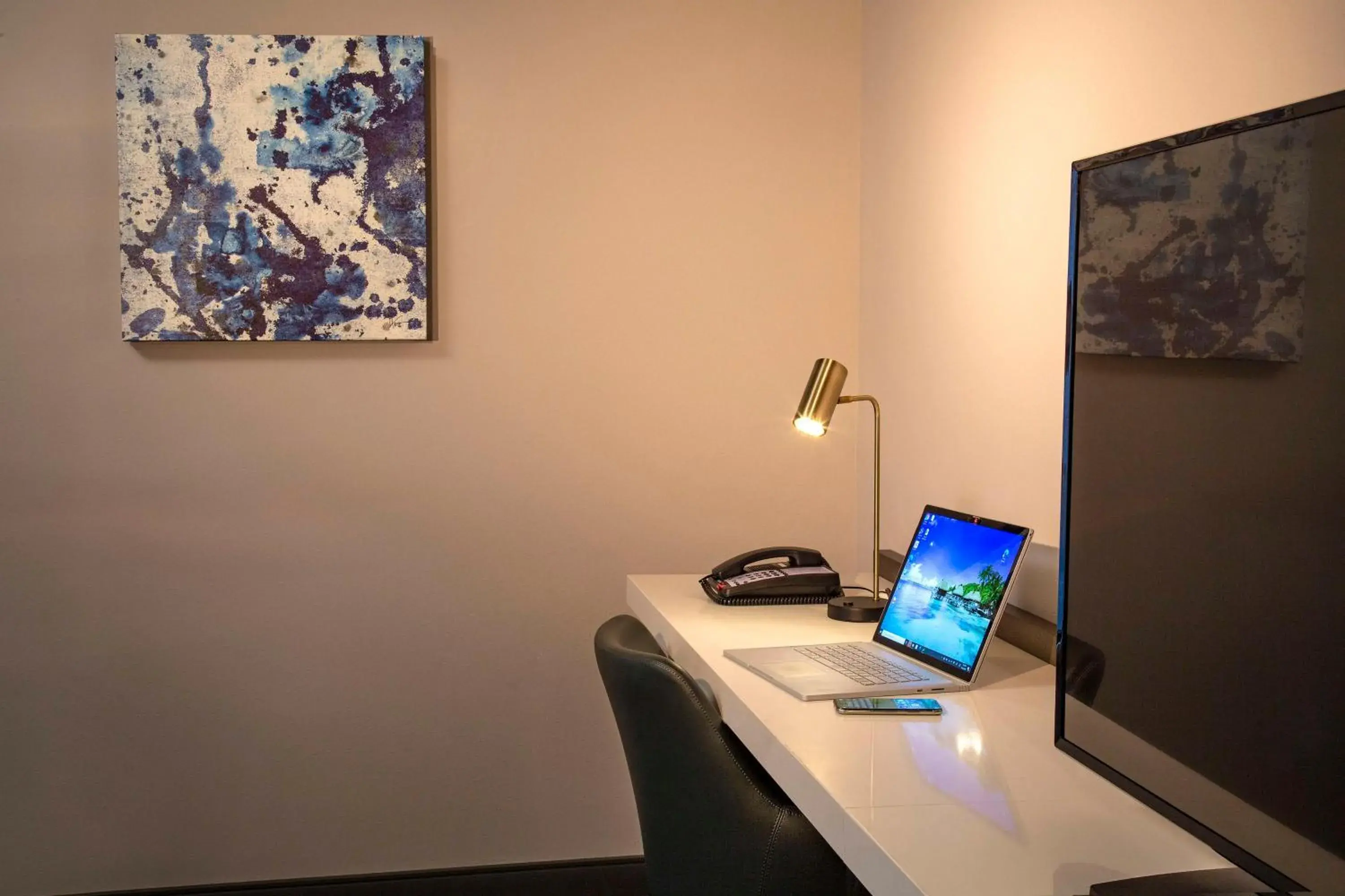 One-Bedroom King Suite with Sofa Bed in Hilton Garden Inn Redmond WA One-Bedroom King Suite with Sofa Bed in Hilton Garden Inn Redmond WA