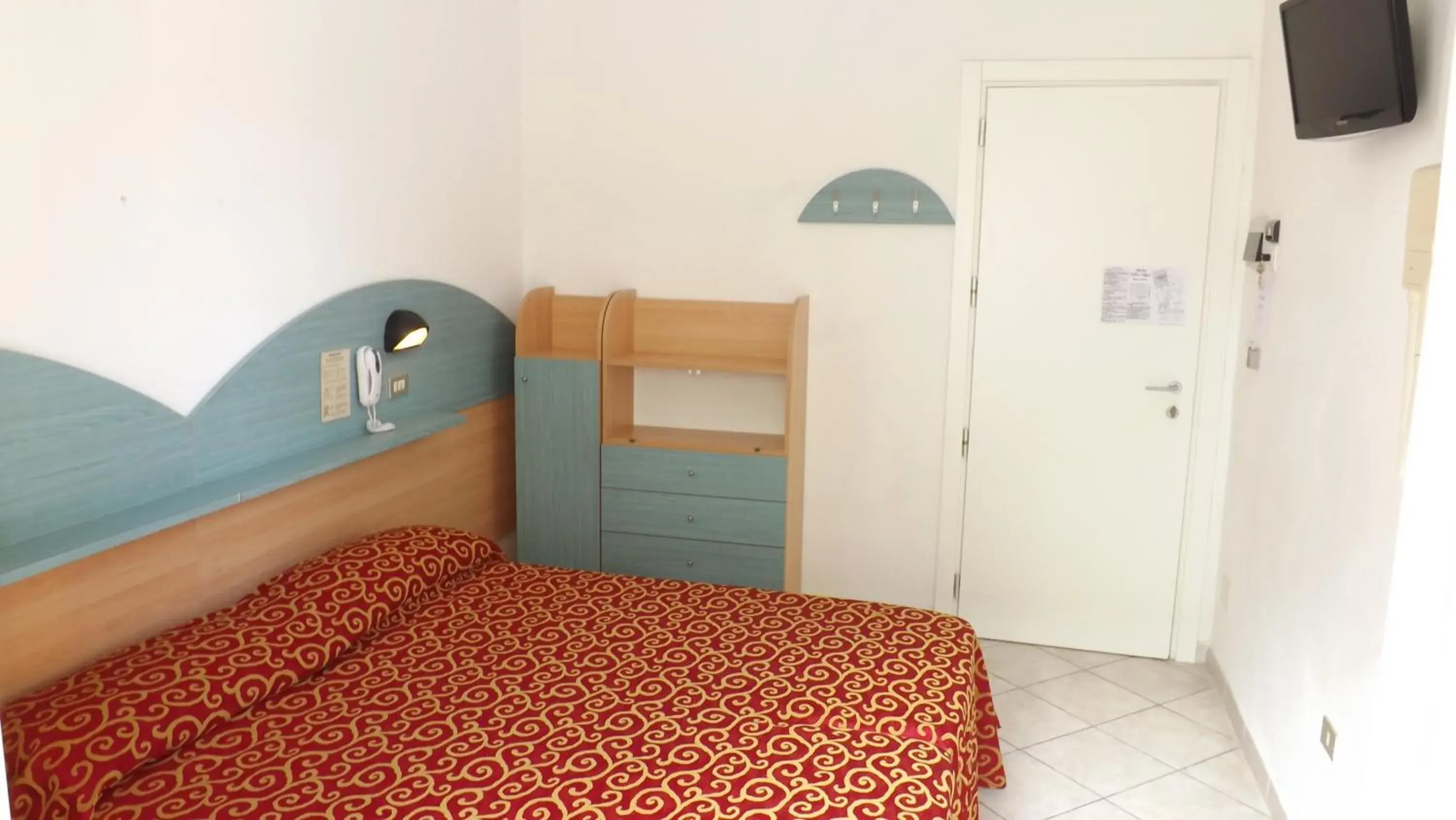 Economy Triple Room in Hotel Alga Economy Triple Room in Hotel Alga