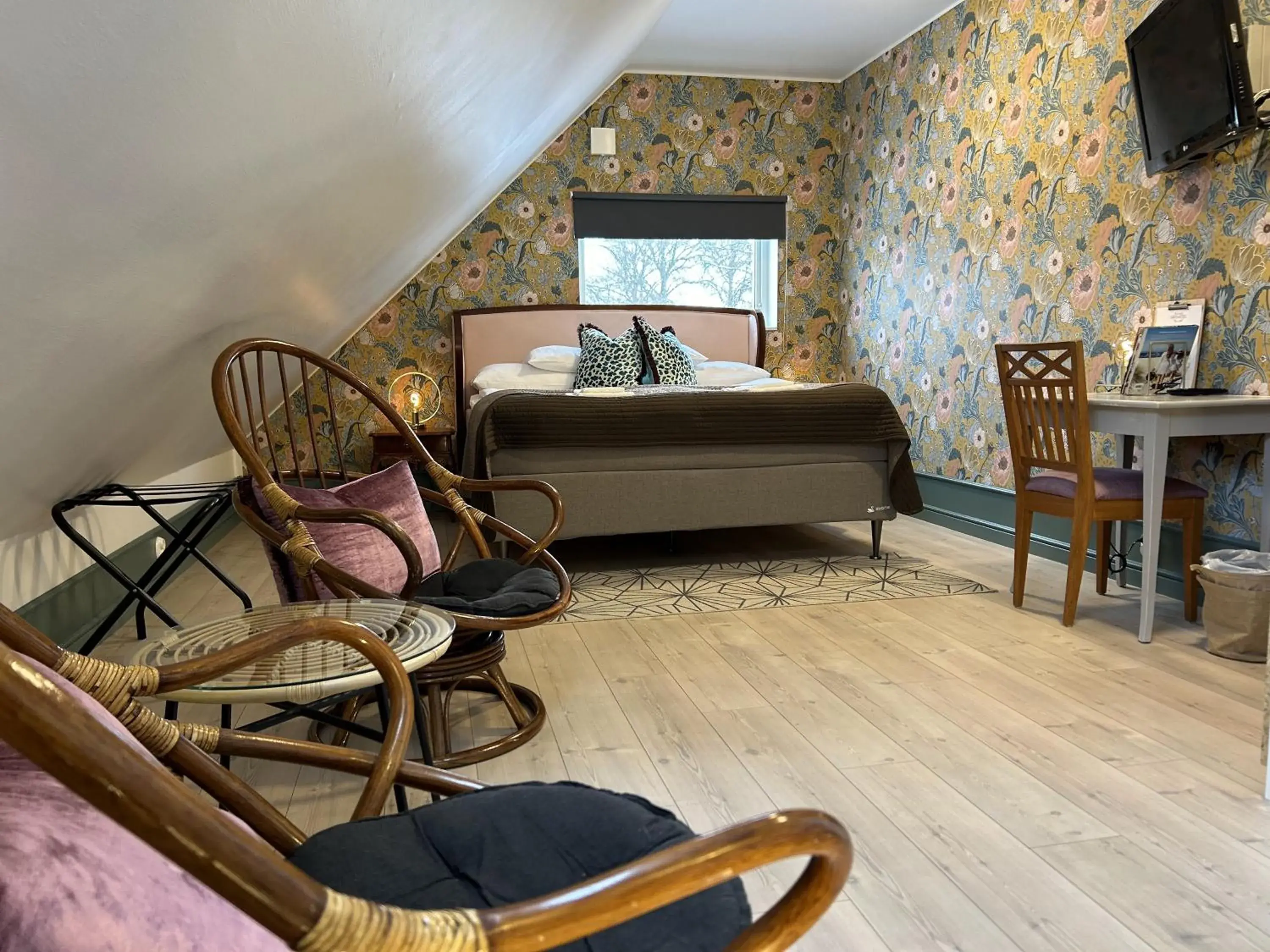 Superior Triple Room in Halmstad Gårdshotell Superior Triple Room in Halmstad Gårdshotell