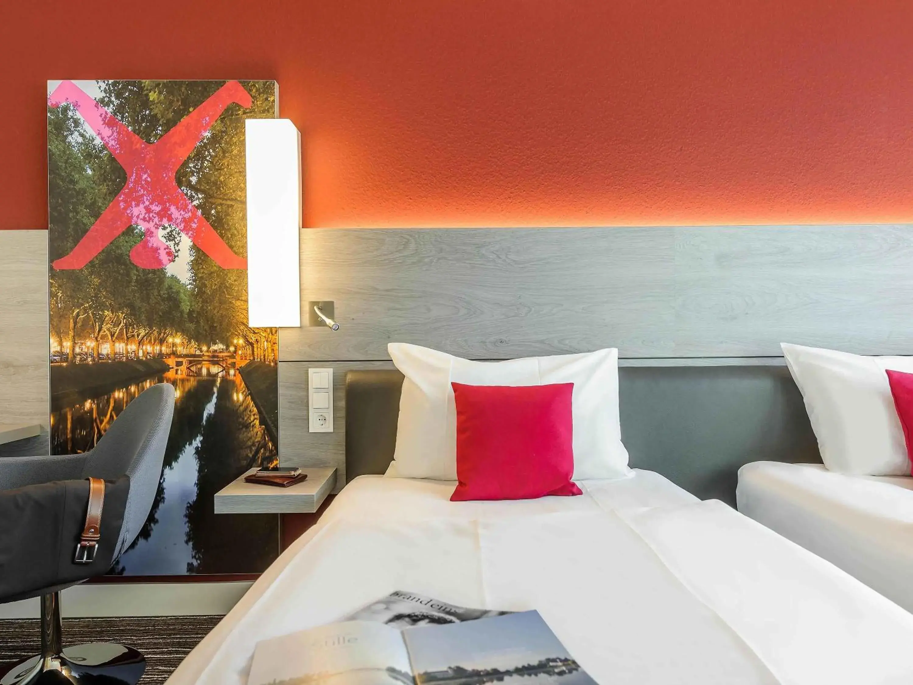 Standard Twin Room in Mercure Hotel Düsseldorf Zentrum Standard Twin Room in Mercure Hotel Düsseldorf Zentrum