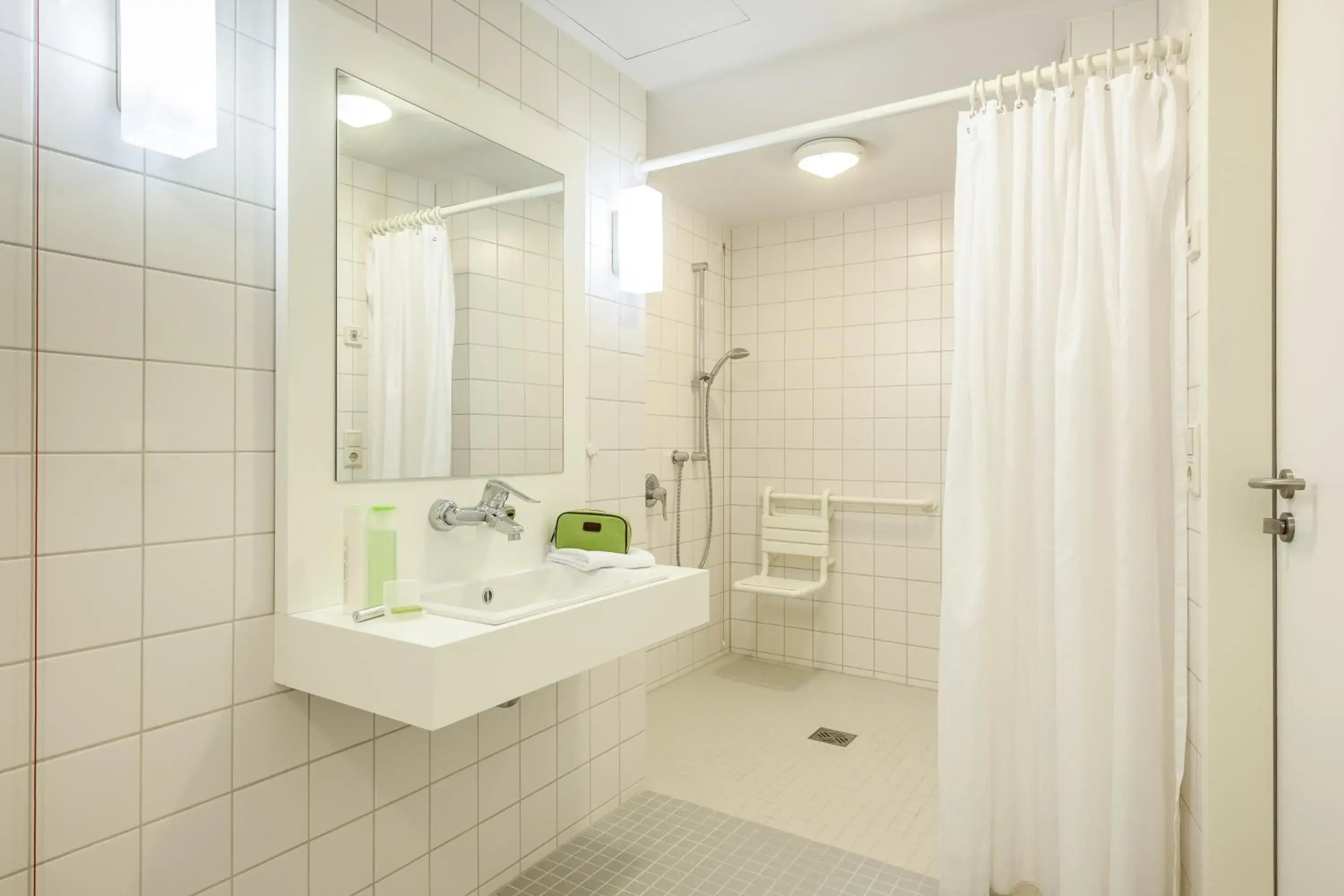 Twin Room - Disability Access in ibis budget Berlin Alexanderplatz Twin Room - Disability Access in ibis budget Berlin Alexanderplatz