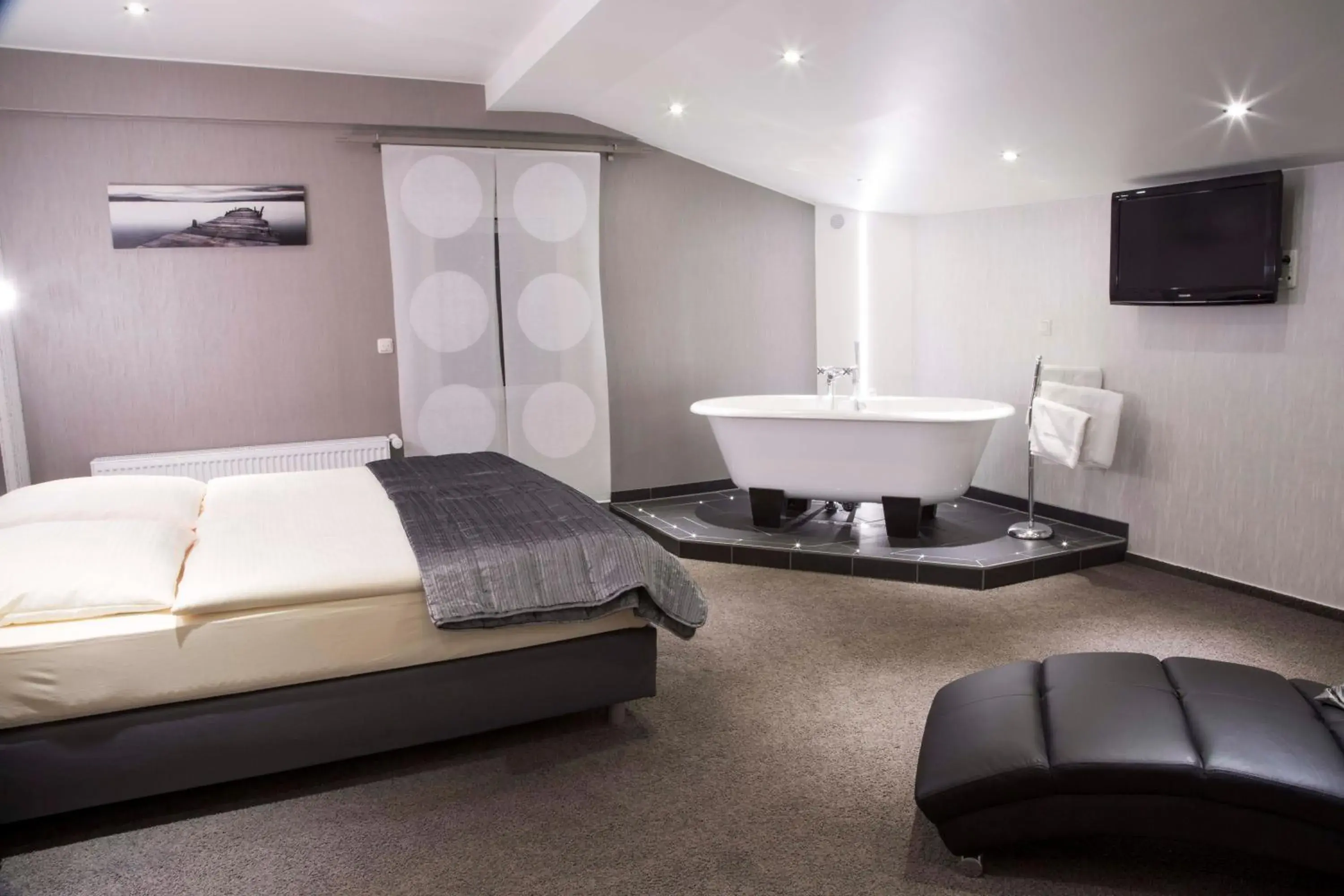 Deluxe Double Room with Bath in Hotel Zum Bären Deluxe Double Room with Bath in Hotel Zum Bären