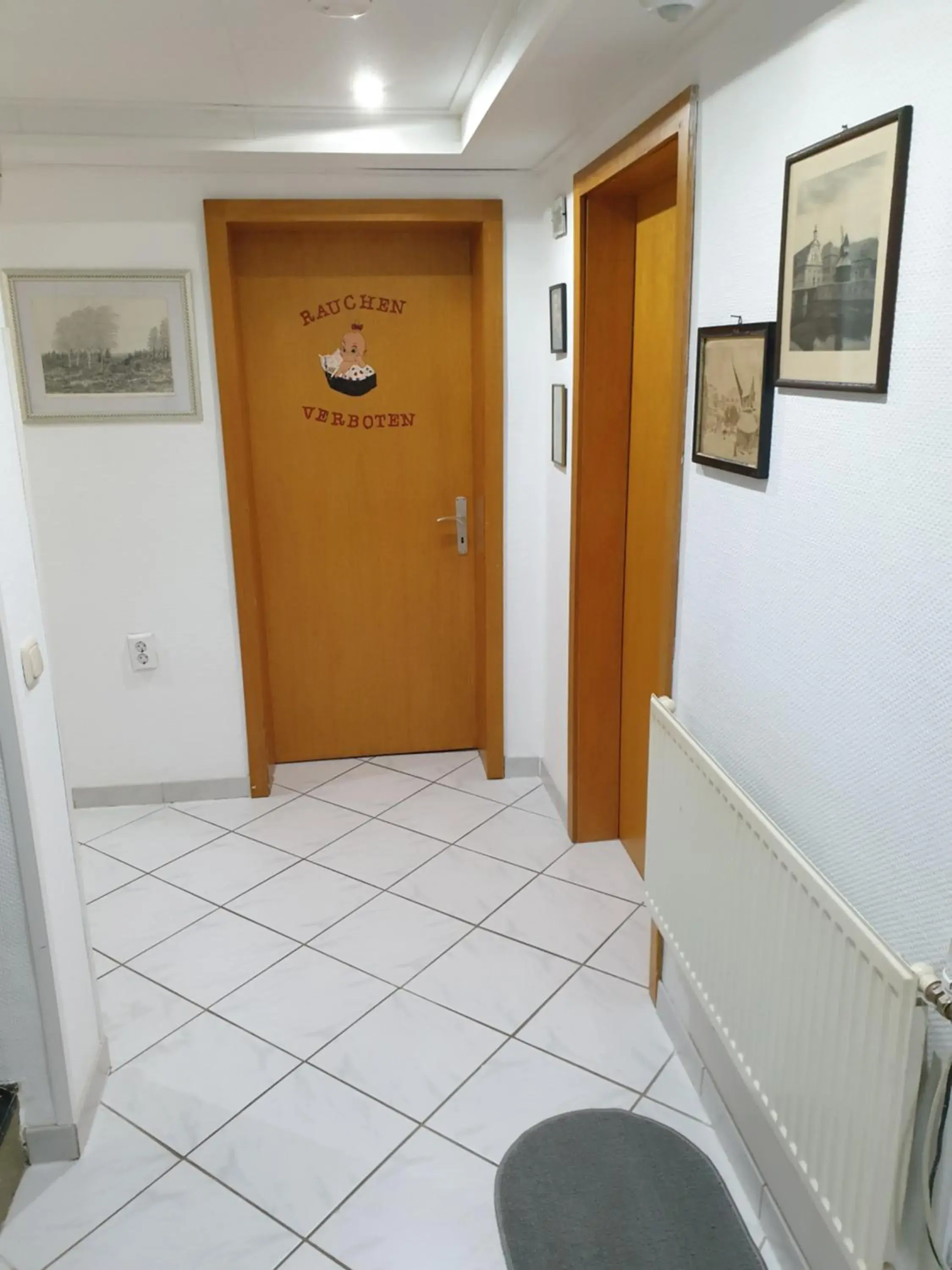 Double Room with Shared Bathroom - single occupancy in B & B Buchhorst 21481 Double Room with Shared Bathroom - single occupancy in B & B Buchhorst 21481