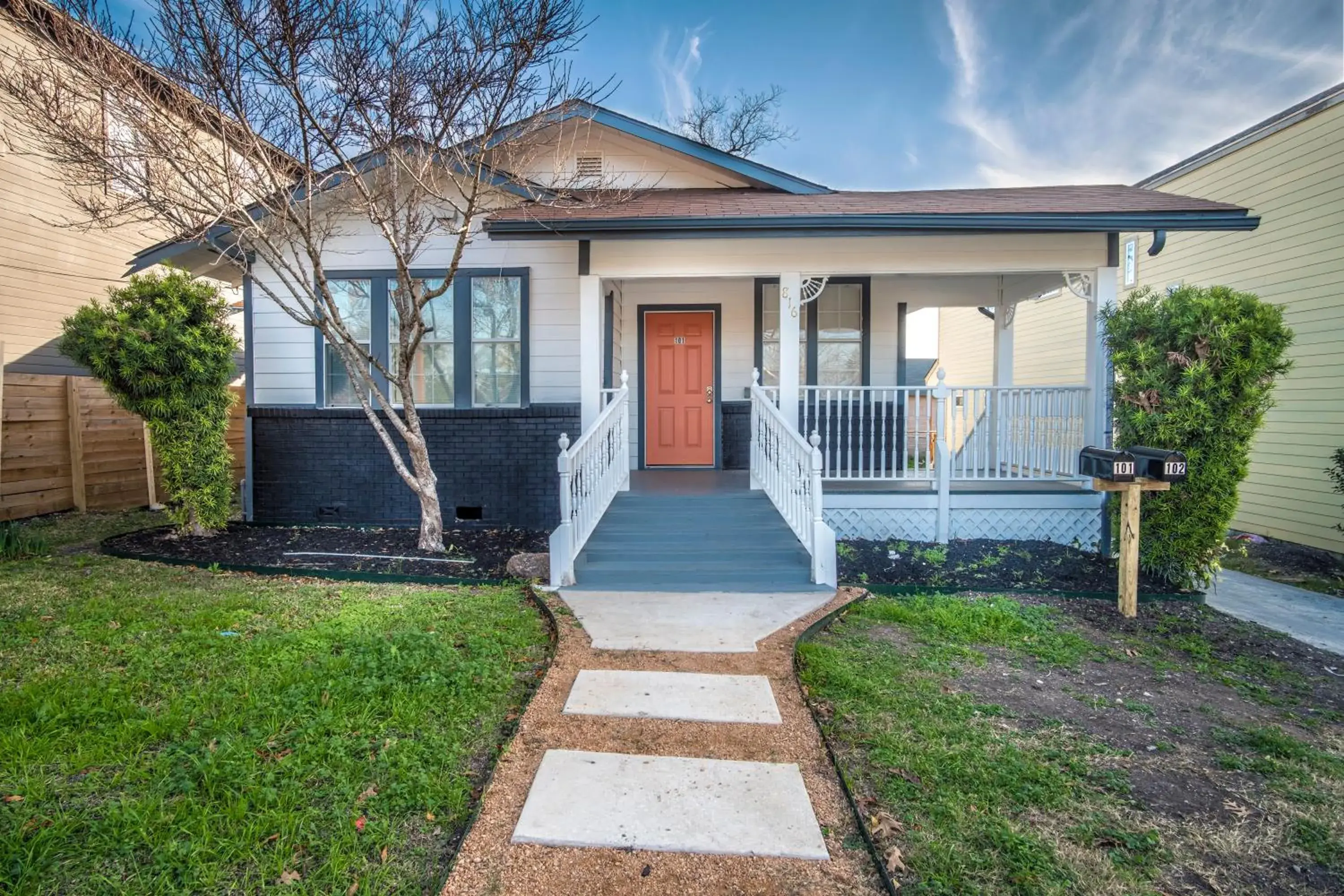 Downtown View Cozy 2BR1BA Home Sleeps 8 Downtown View Cozy 2BR1BA Home Sleeps 8