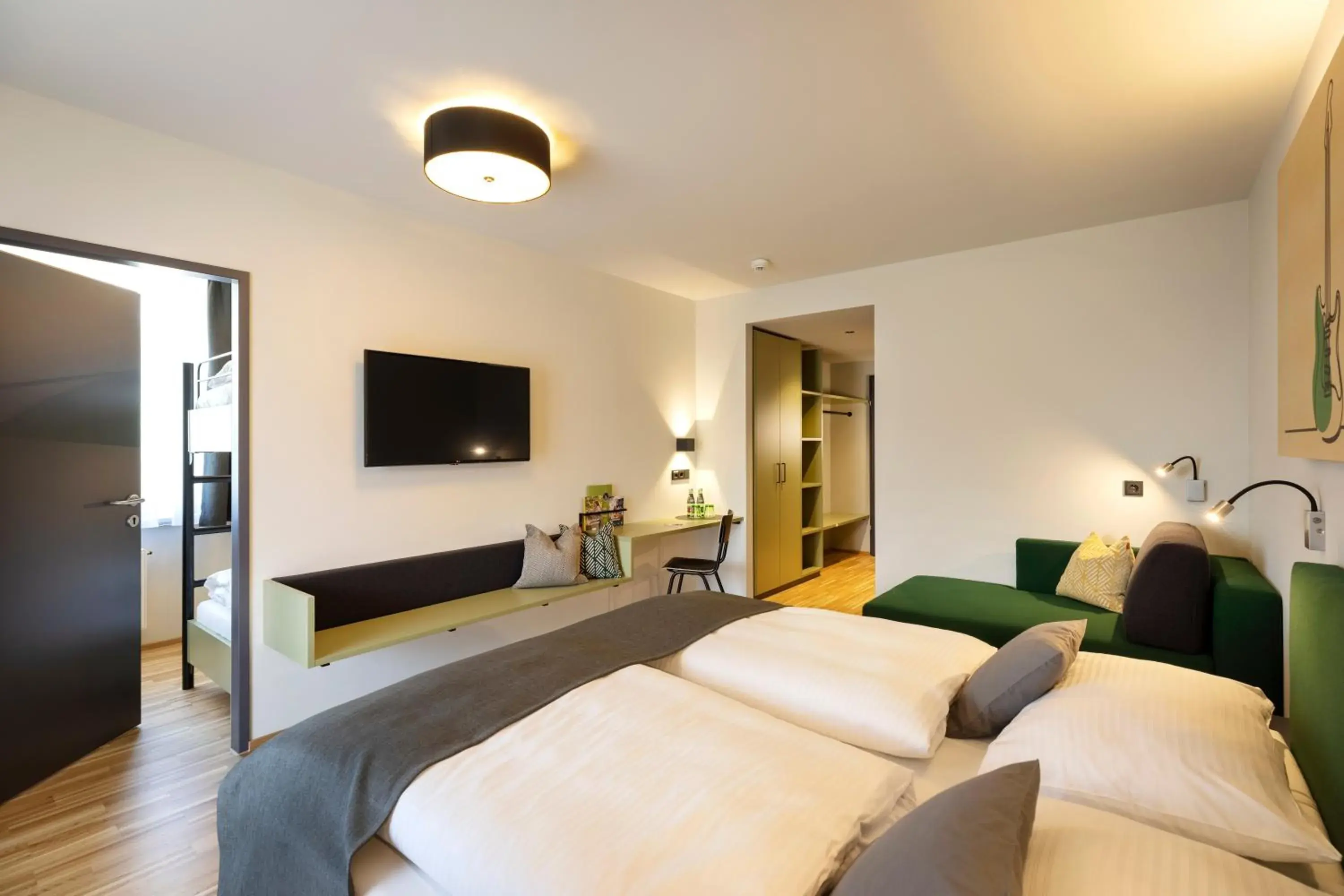 Family Room with 2 bedrooms in JUFA Hotel Laterns - Klangholzhus Family Room with 2 bedrooms in JUFA Hotel Laterns - Klangholzhus