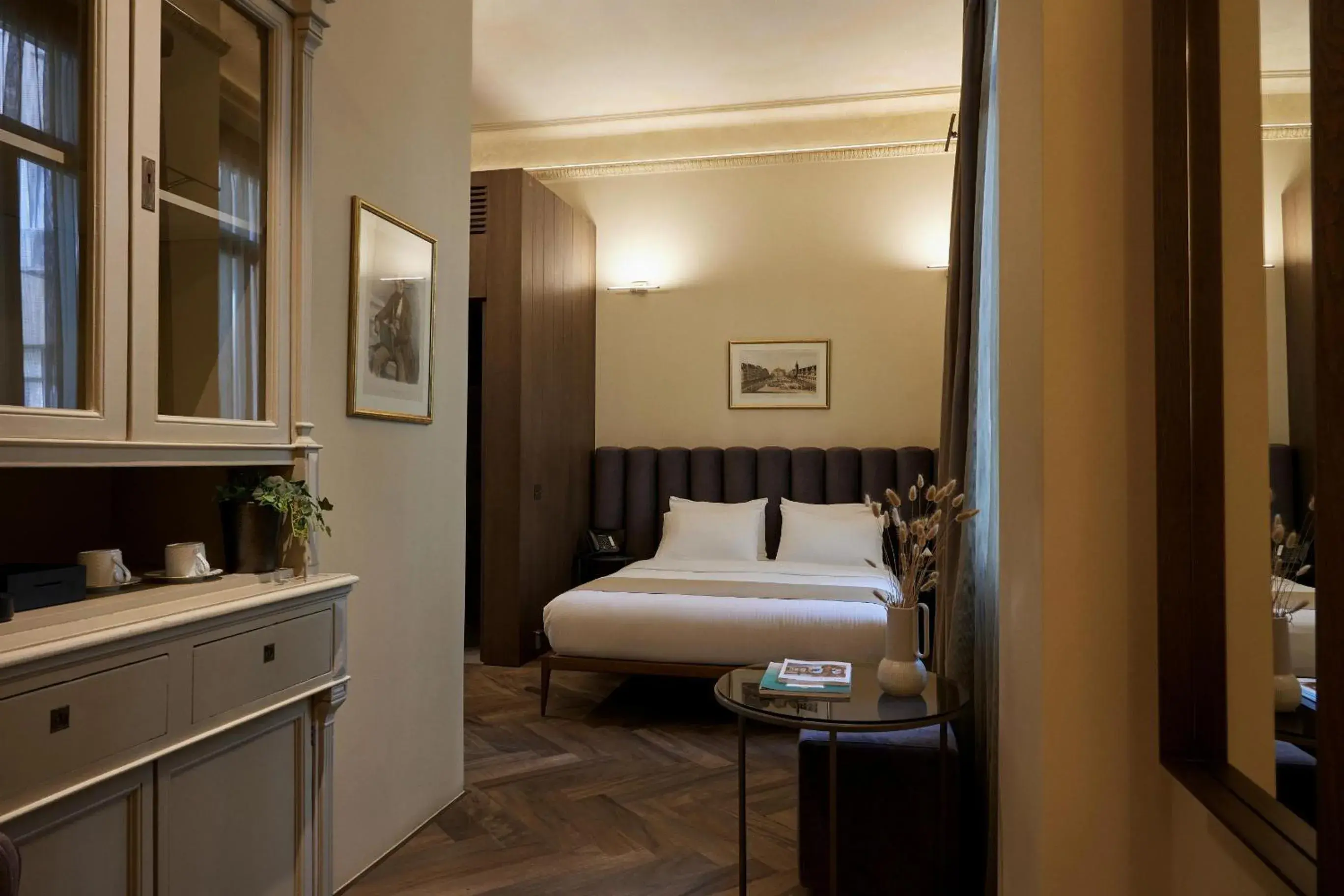 Classic Athenian Room in Athens 1890 Hotel & Spa Classic Athenian Room in Athens 1890 Hotel & Spa