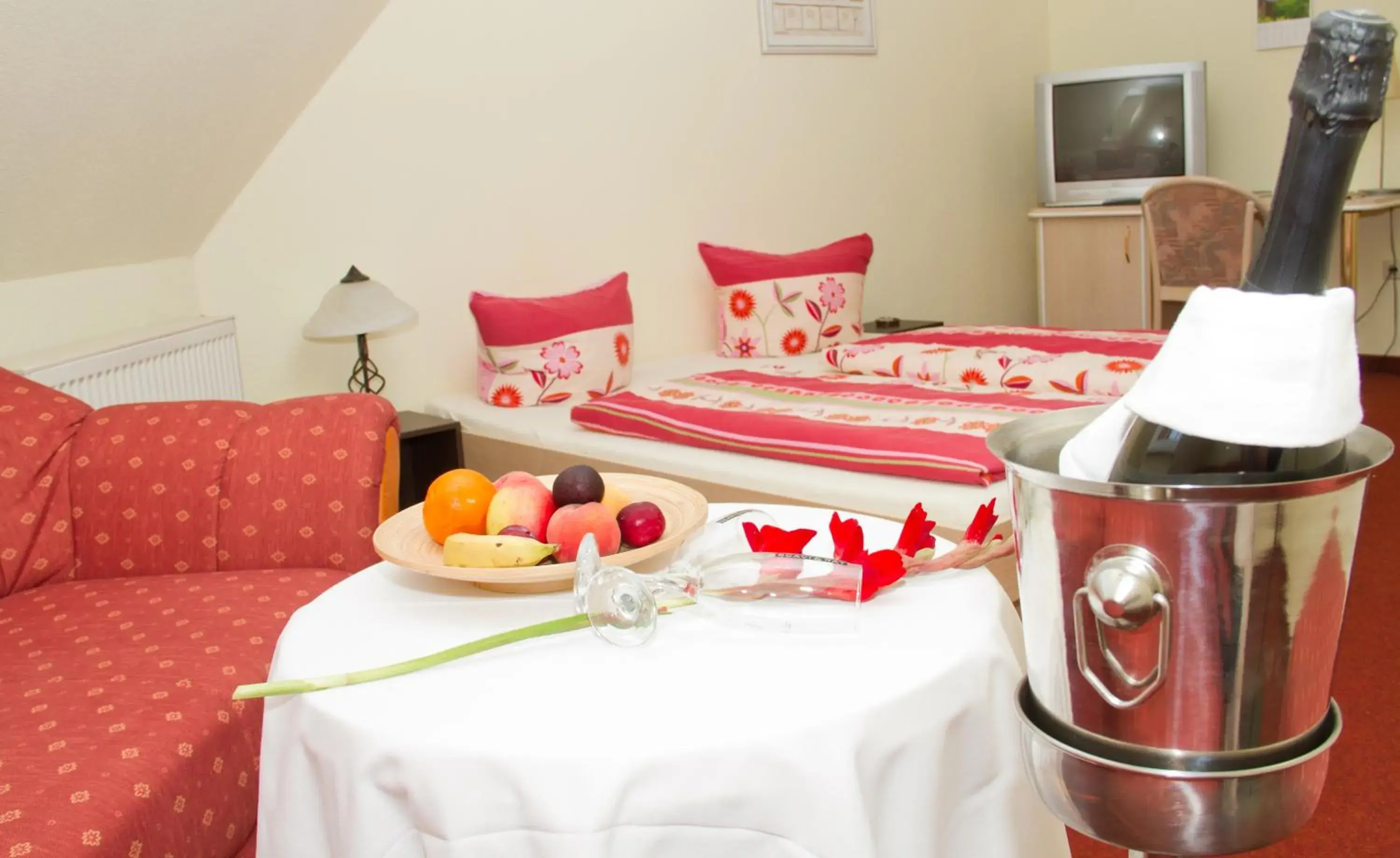 Apartment (2 Adults) in Hotel Zwei Linden Apartment (2 Adults) in Hotel Zwei Linden