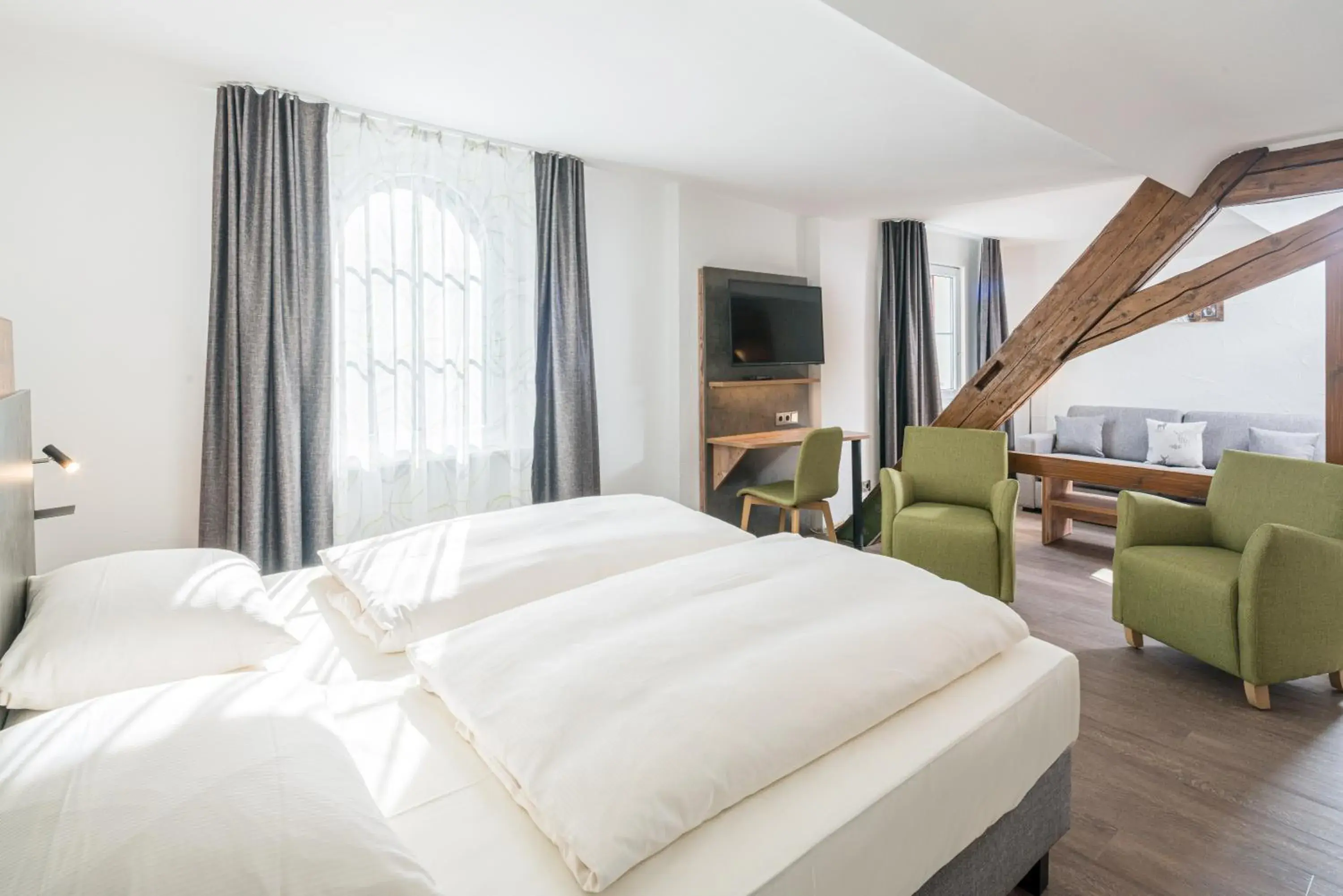 Triple Room with Shower - single occupancy in Hotel Café Adler 24h self check in Triple Room with Shower - single occupancy in Hotel Café Adler 24h self check in