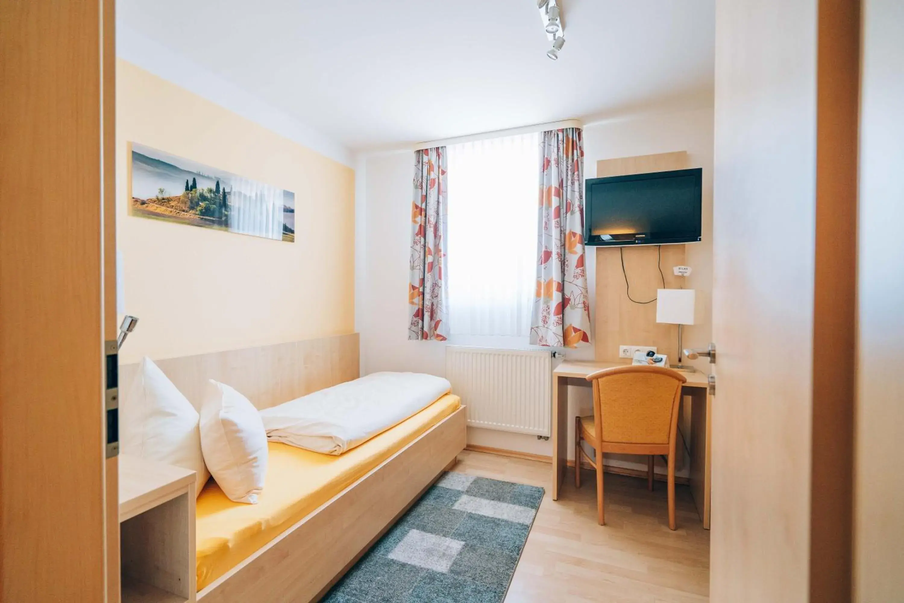 Standard Single Room - single occupancy in Hotel Abenstal Standard Single Room - single occupancy in Hotel Abenstal