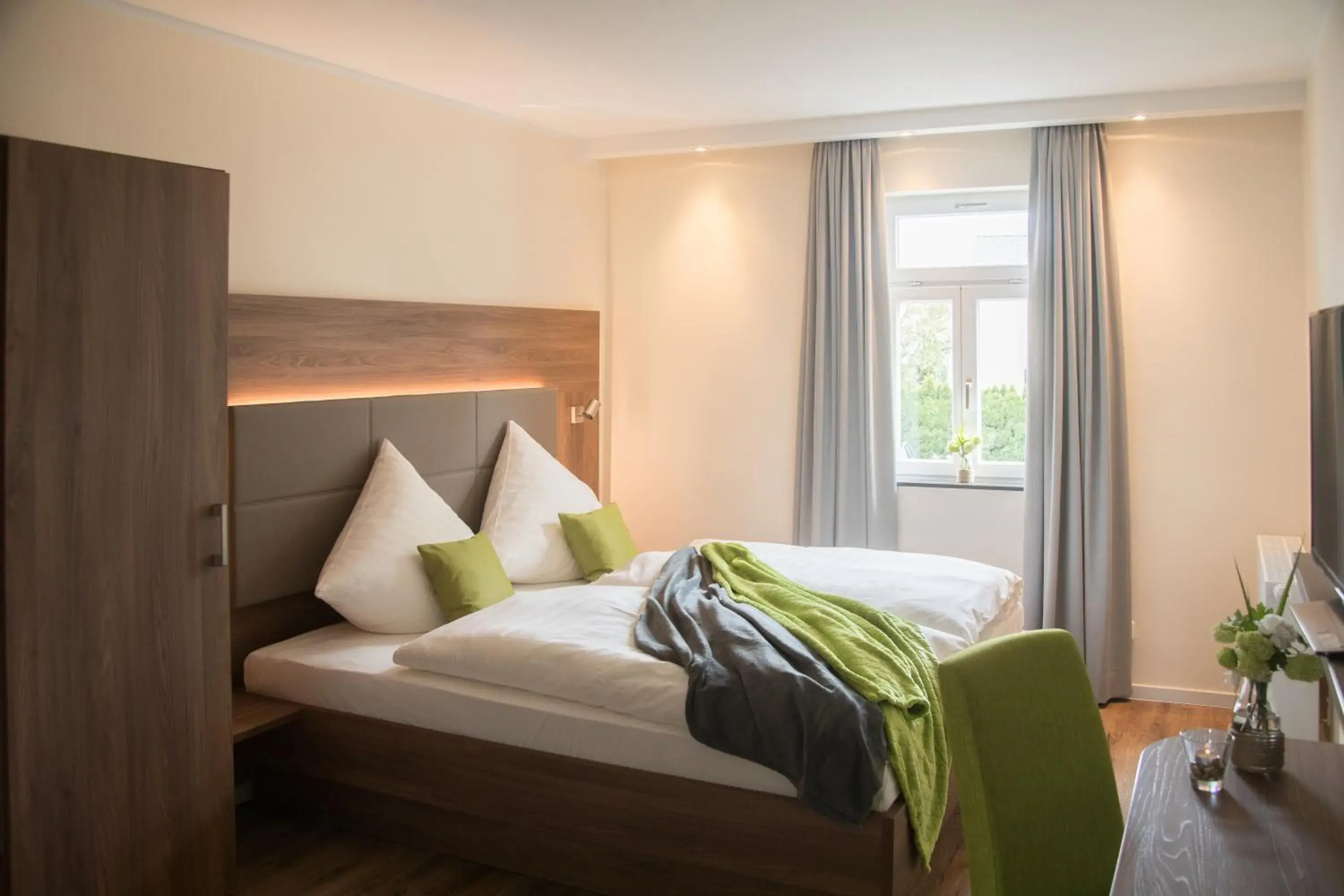 Double Room with Private Bathroom in Landgasthof-Hotel Zur Linde Double Room with Private Bathroom in Landgasthof-Hotel Zur Linde