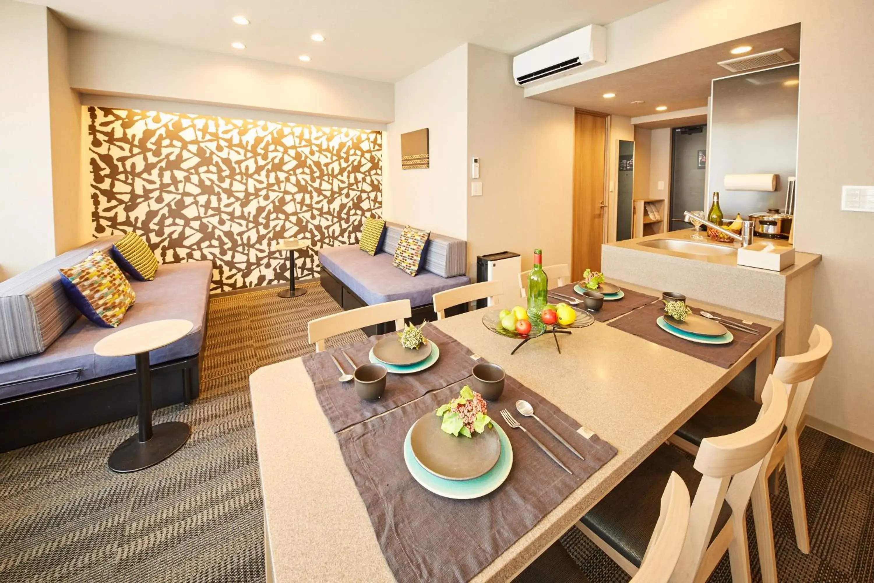 Grand Family Room with Washing Machine in MONday Apart Premium HAMAMATSUCHO Grand Family Room with Washing Machine in MONday Apart Premium HAMAMATSUCHO