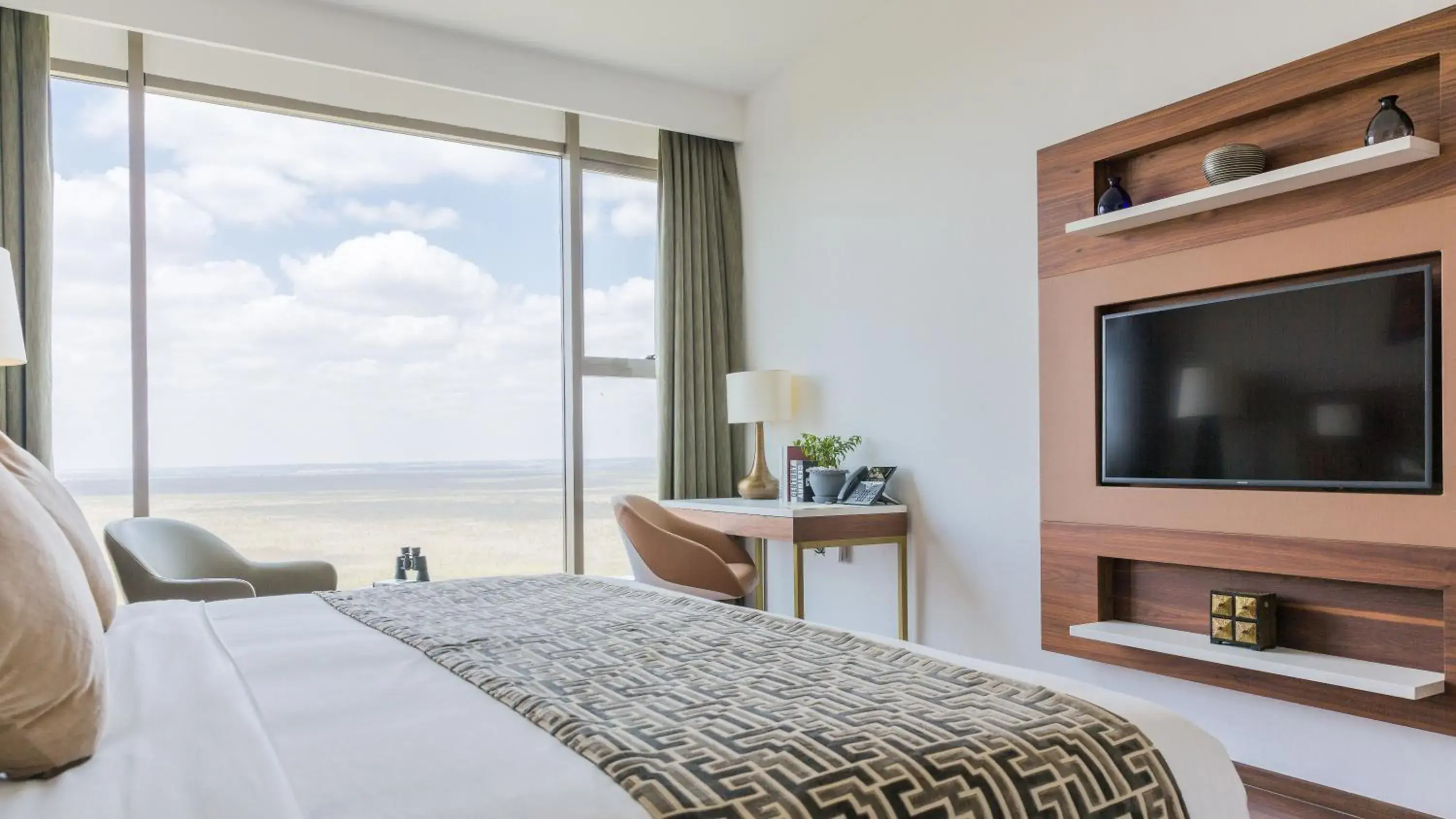 Deluxe Double Room - single occupancy in Emara Ole-Sereni Deluxe Double Room - single occupancy in Emara Ole-Sereni