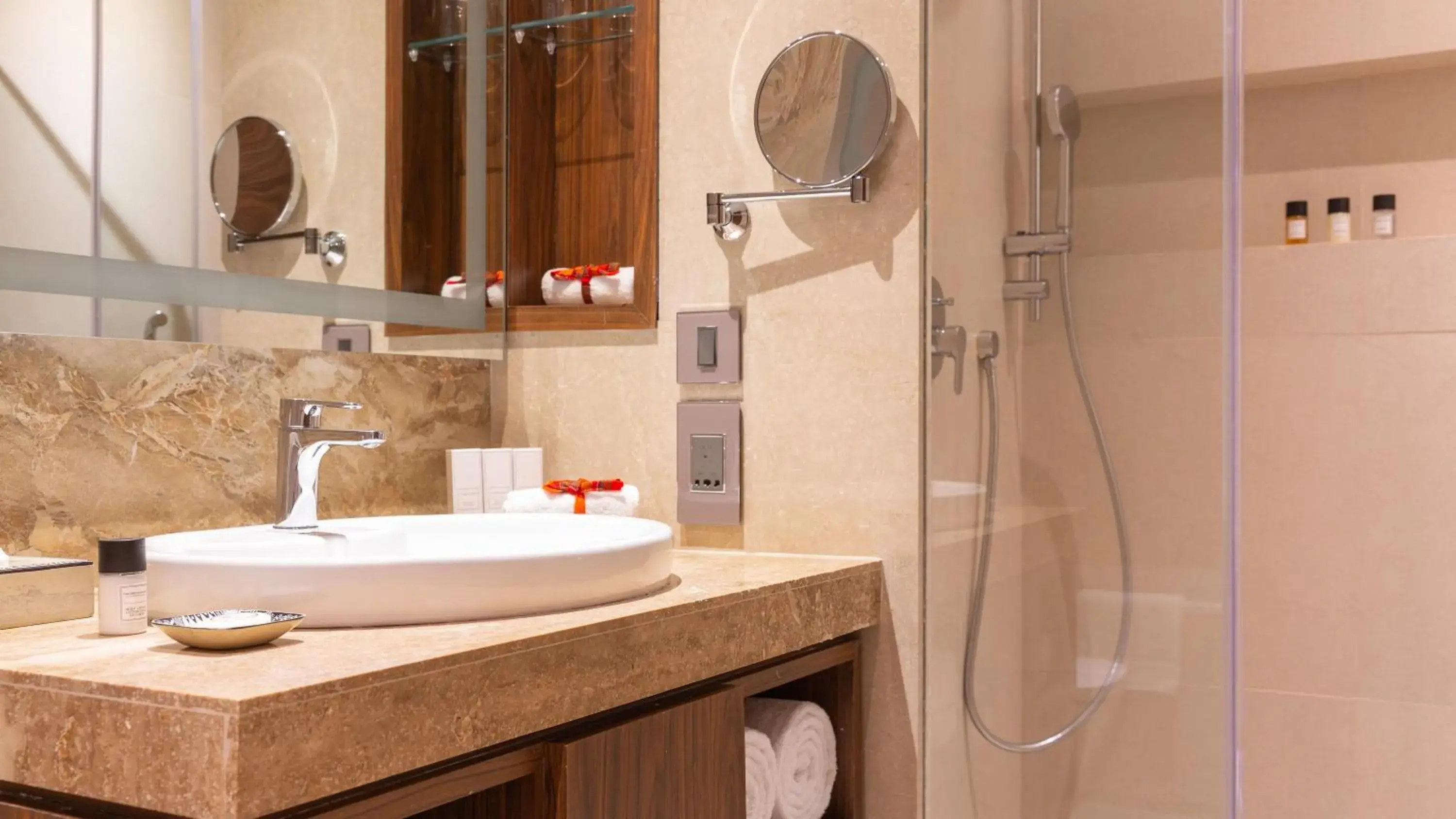 Deluxe Twin Room - single occupancy in Emara Ole-Sereni Deluxe Twin Room - single occupancy in Emara Ole-Sereni