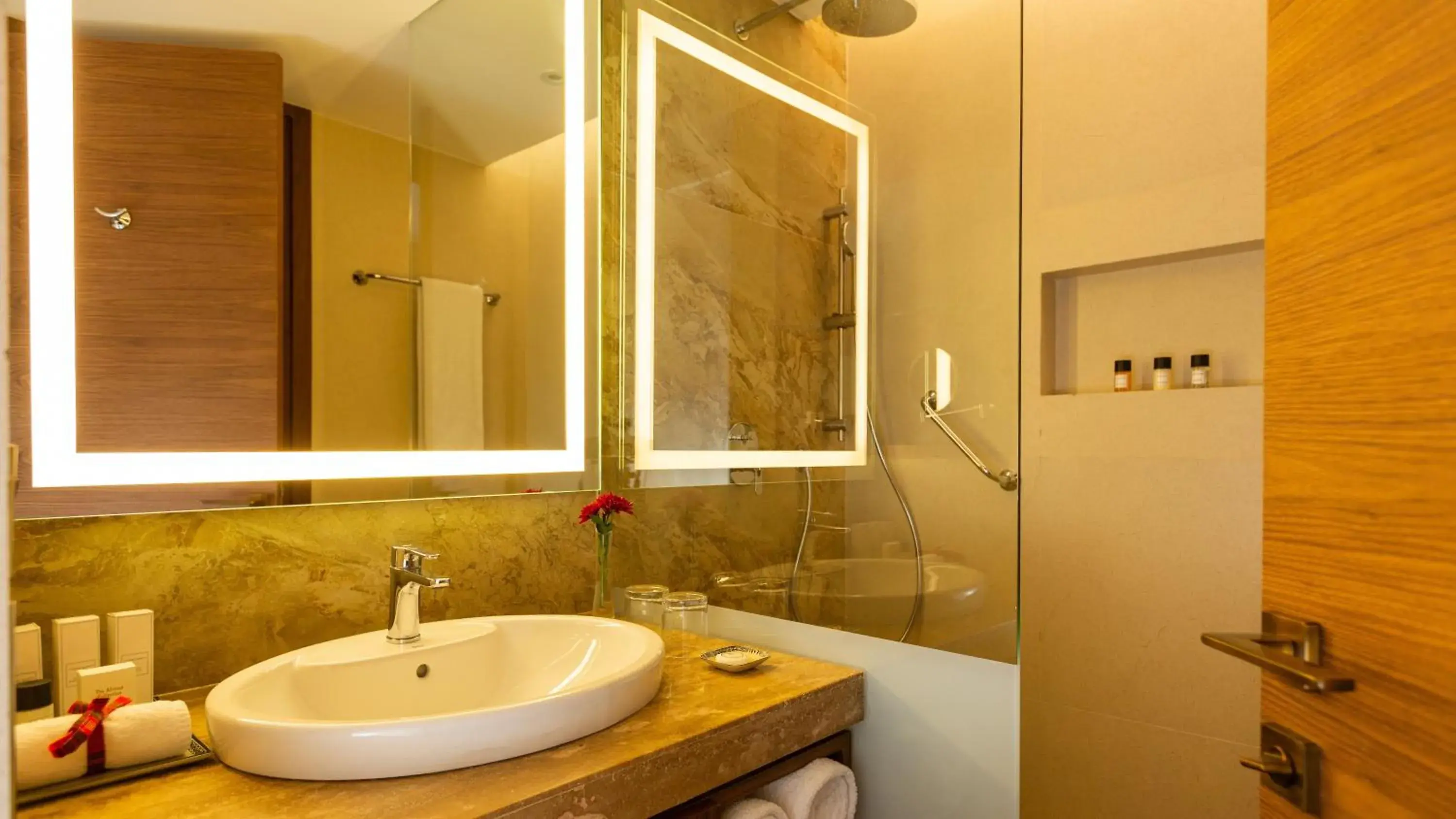 Superior Twin Room - single occupancy in Emara Ole-Sereni Superior Twin Room - single occupancy in Emara Ole-Sereni