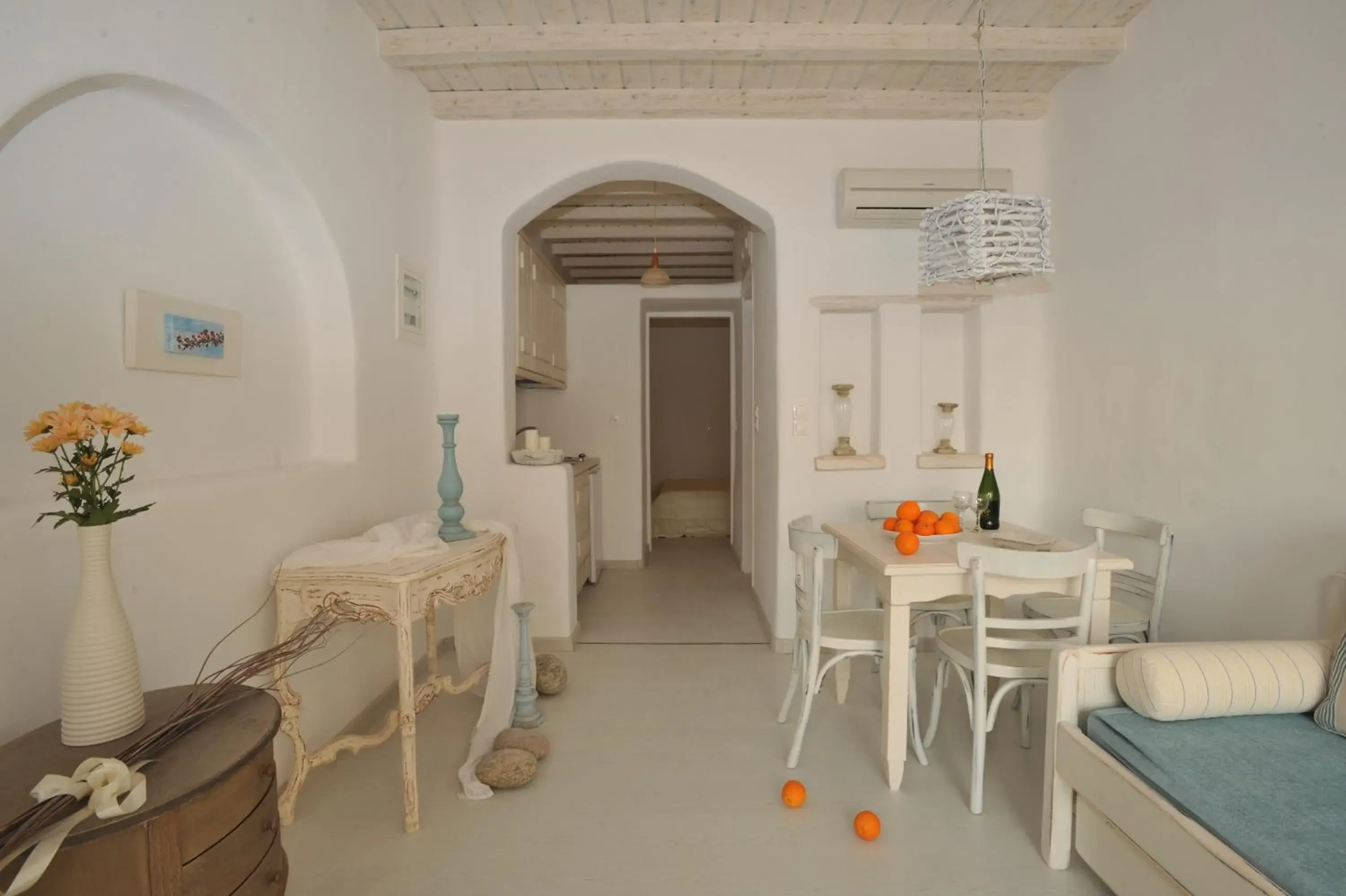 One-Bedroom Apartment with Sea View in Navy Blue Suites One-Bedroom Apartment with Sea View in Navy Blue Suites