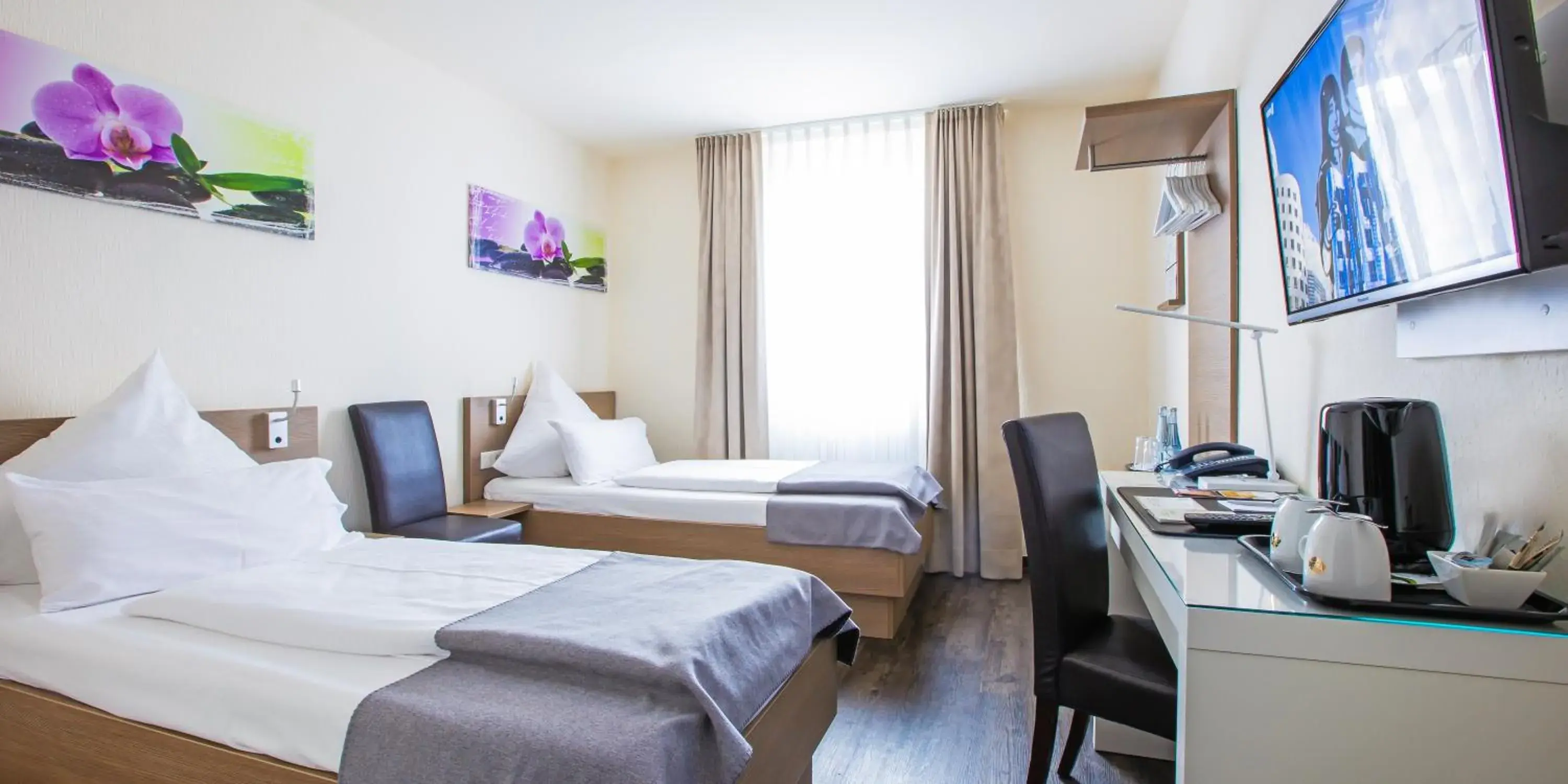 Twin Room in Hotel Das Kronprinz Twin Room in Hotel Das Kronprinz