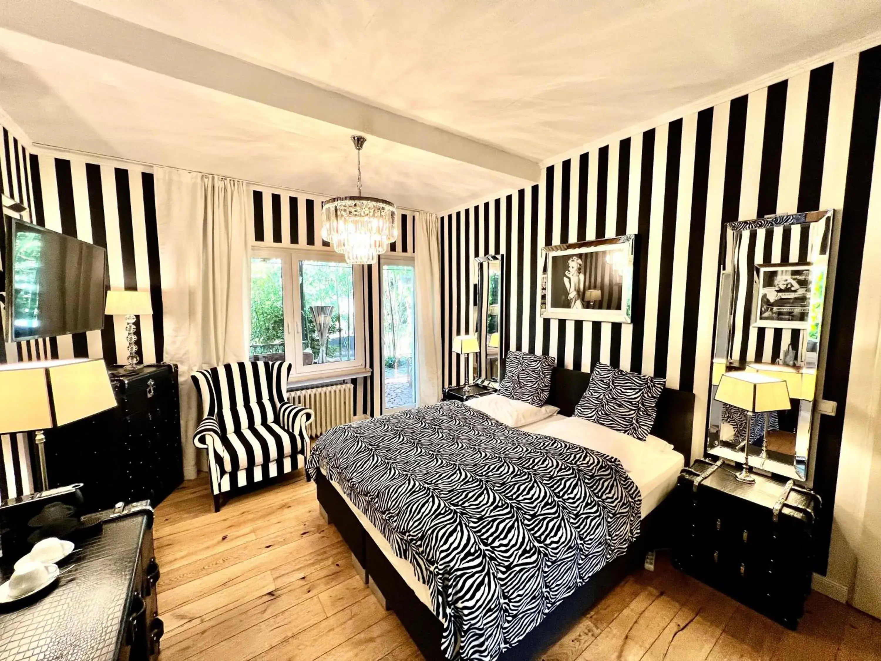 Superior Double Room in Hotel Ashley's Garden Superior Double Room in Hotel Ashley's Garden