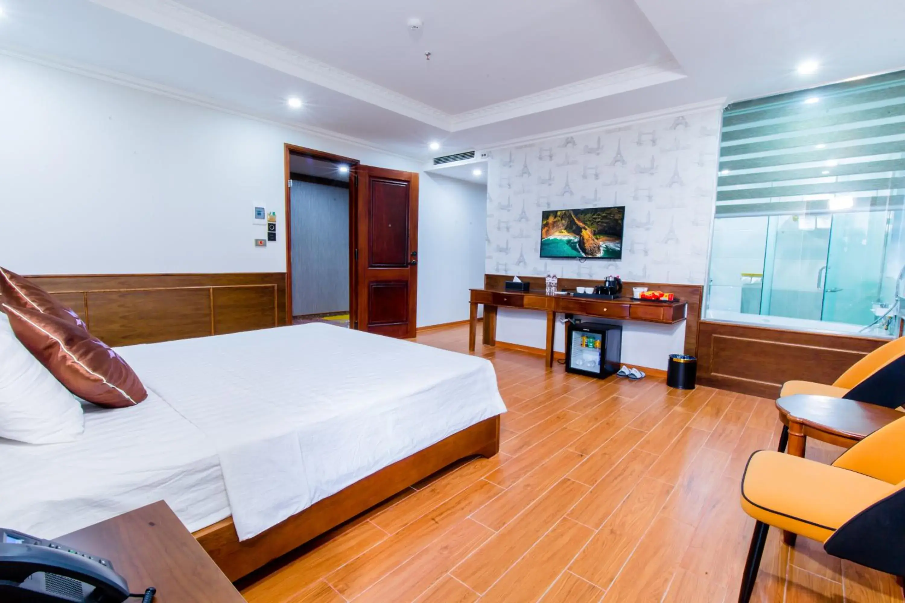 King Room with Balcony in SAKURA HOTEL King Room with Balcony in SAKURA HOTEL