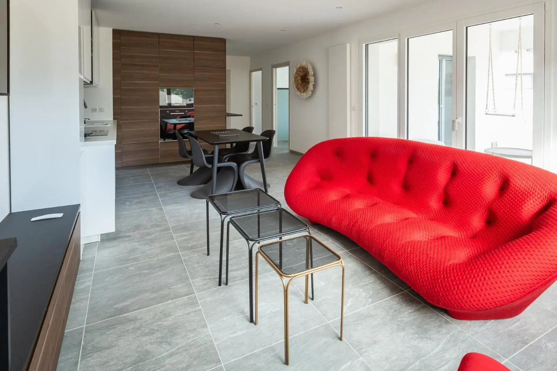 L'AVANT SCENE L'AVANT SCENE