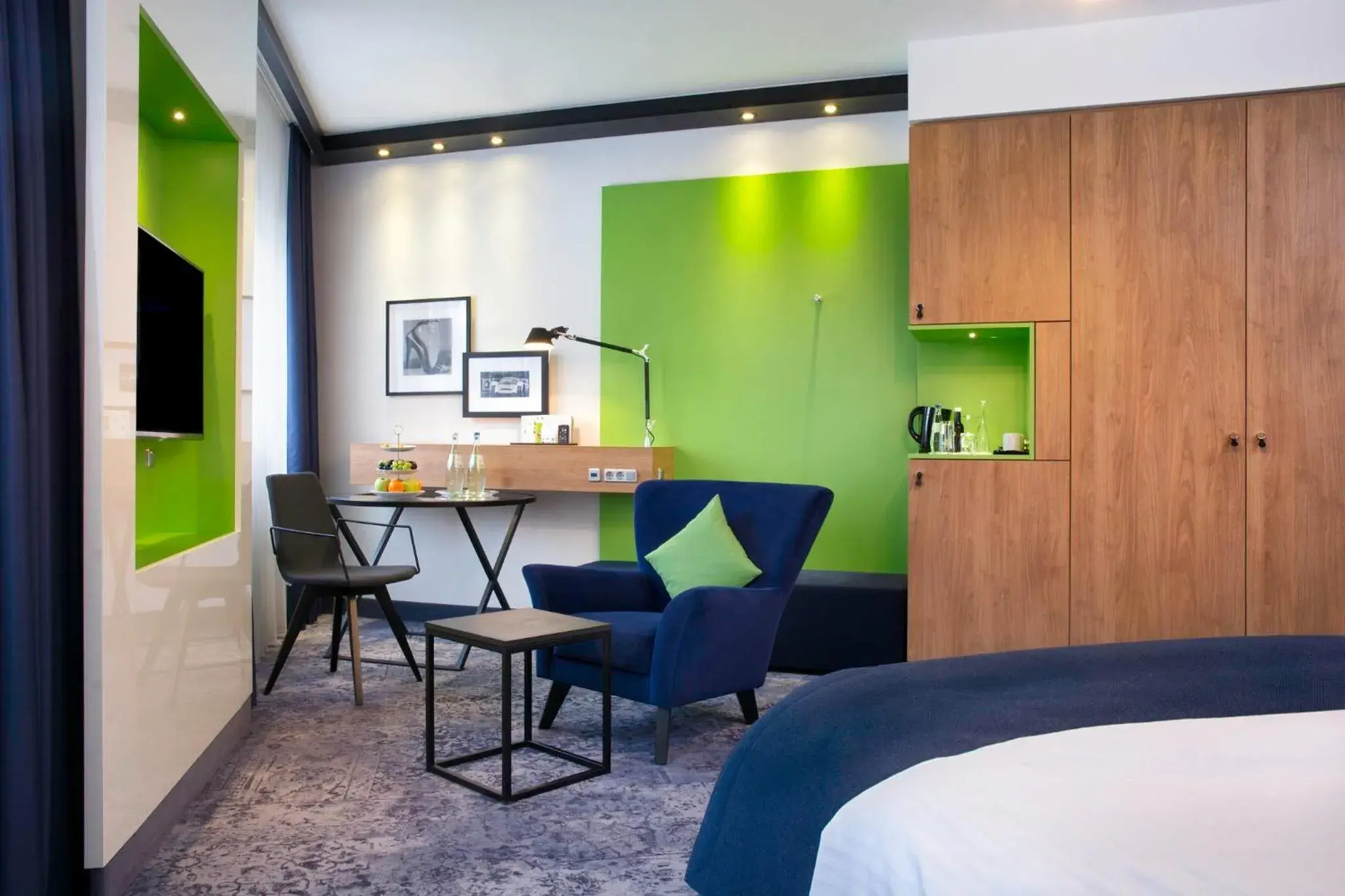 Premium King Room - Smoking in Holiday Inn Stuttgart by IHG Premium King Room - Smoking in Holiday Inn Stuttgart by IHG