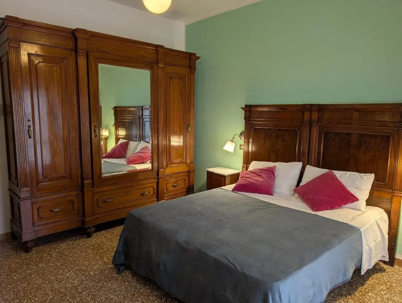 Superior Double Room in VILLA ANTONIETTA Rooms & Coffee Superior Double Room in VILLA ANTONIETTA Rooms & Coffee