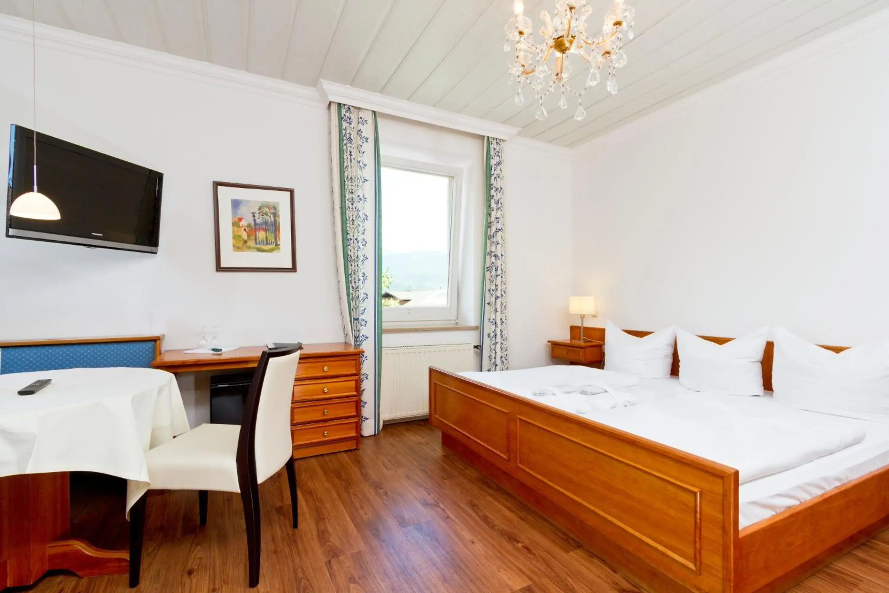 Standard King Room in Wittelsbacher Hof Swiss Quality Hotel Standard King Room in Wittelsbacher Hof Swiss Quality Hotel