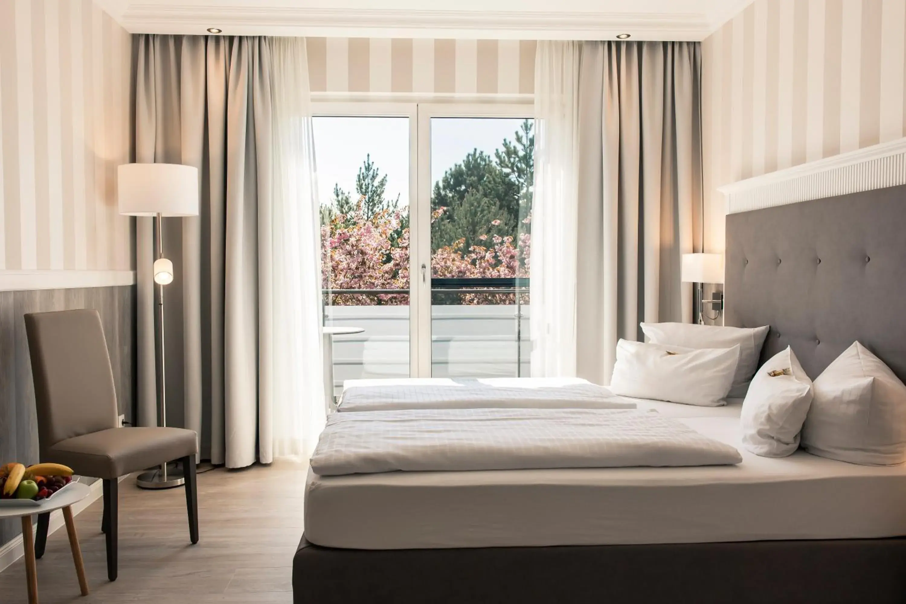 Deluxe Double Room with Garden View in Resort Hotel IV Jahreszeiten Zingst Deluxe Double Room with Garden View in Resort Hotel IV Jahreszeiten Zingst