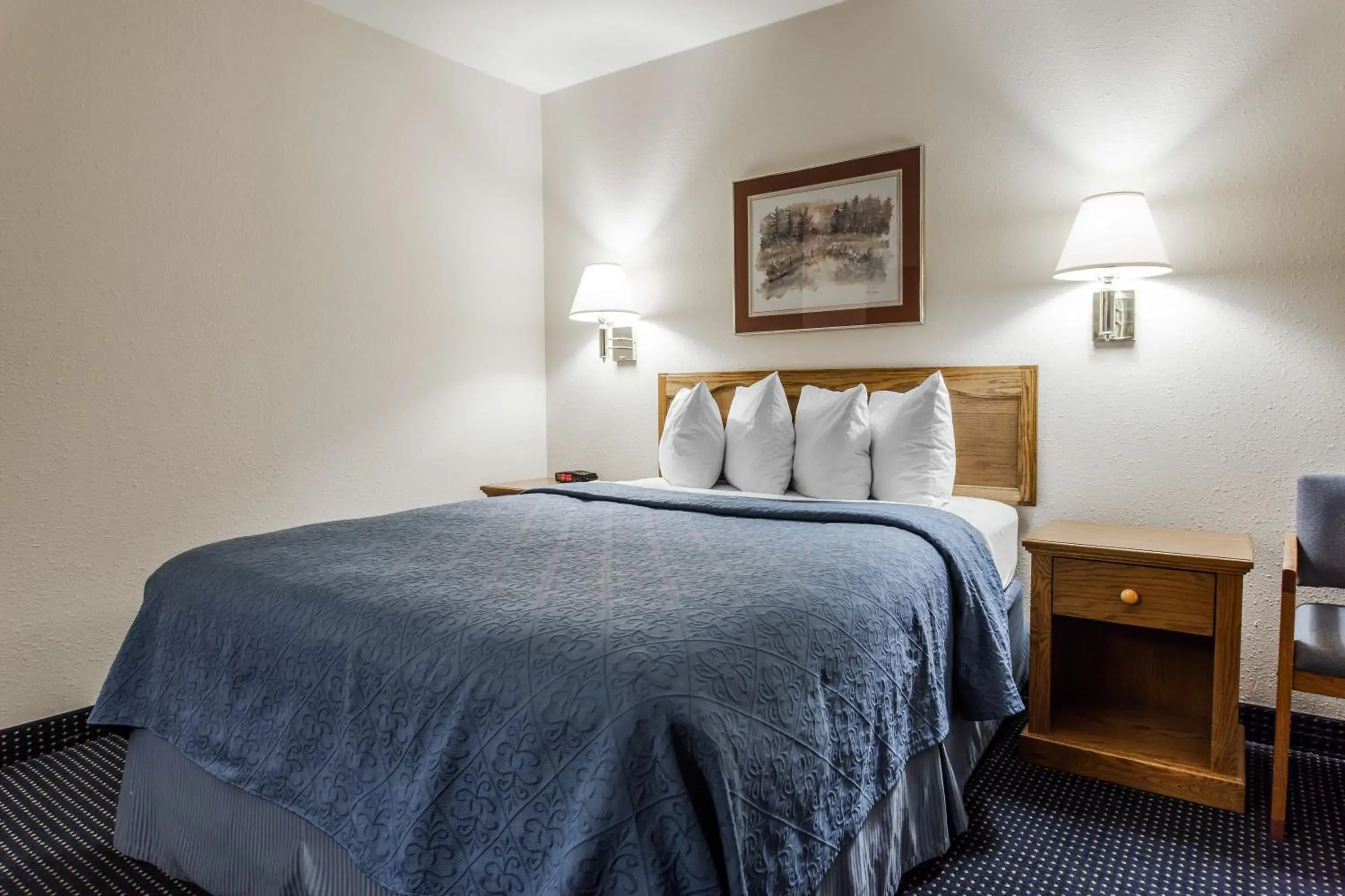 Queen Room - Non-Smoking in Quality Inn & Suites Goldendale Queen Room - Non-Smoking in Quality Inn & Suites Goldendale