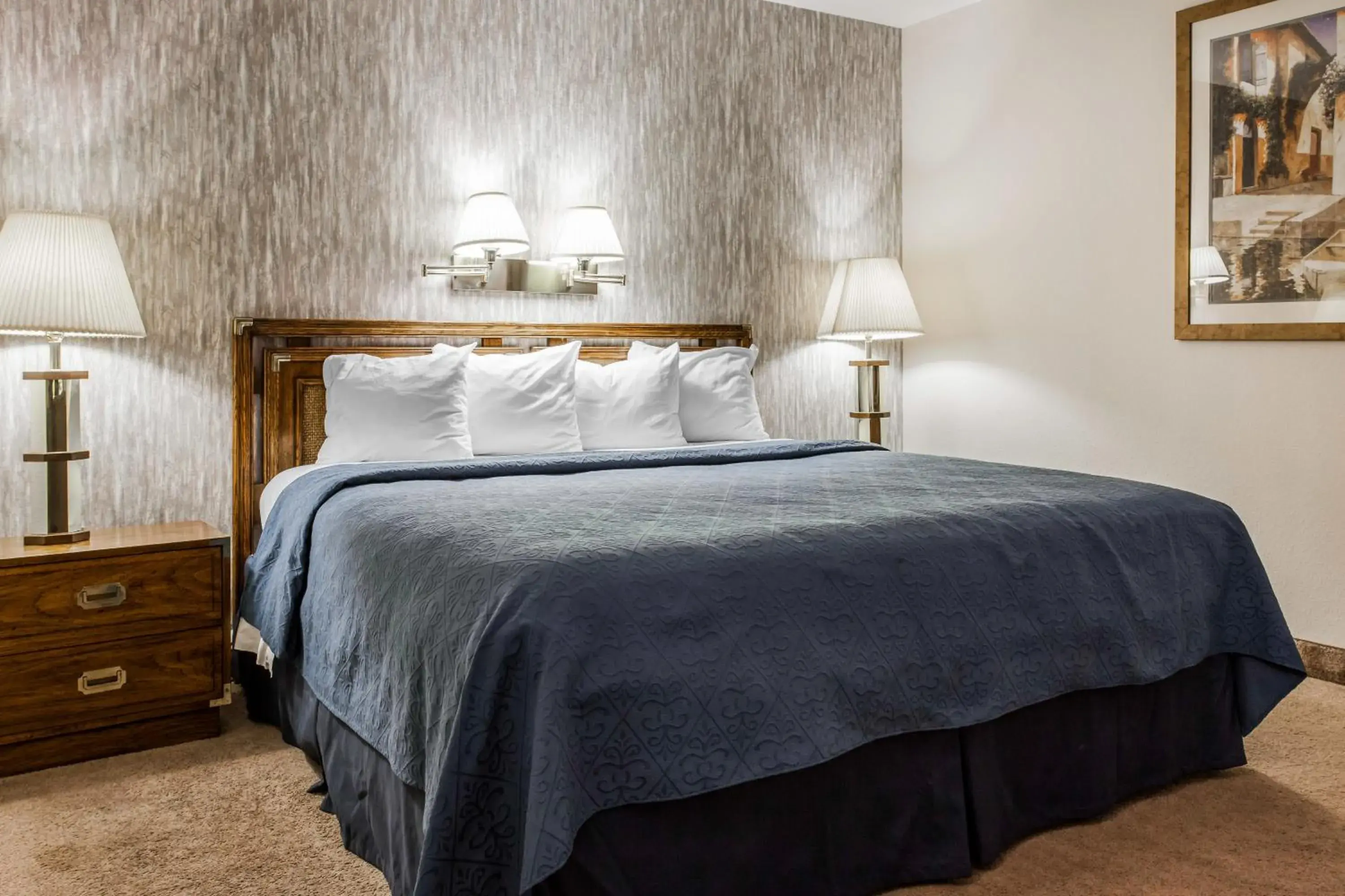 Queen Suite - Accessible/Non-Smoking in Quality Inn & Suites Goldendale Queen Suite - Accessible/Non-Smoking in Quality Inn & Suites Goldendale