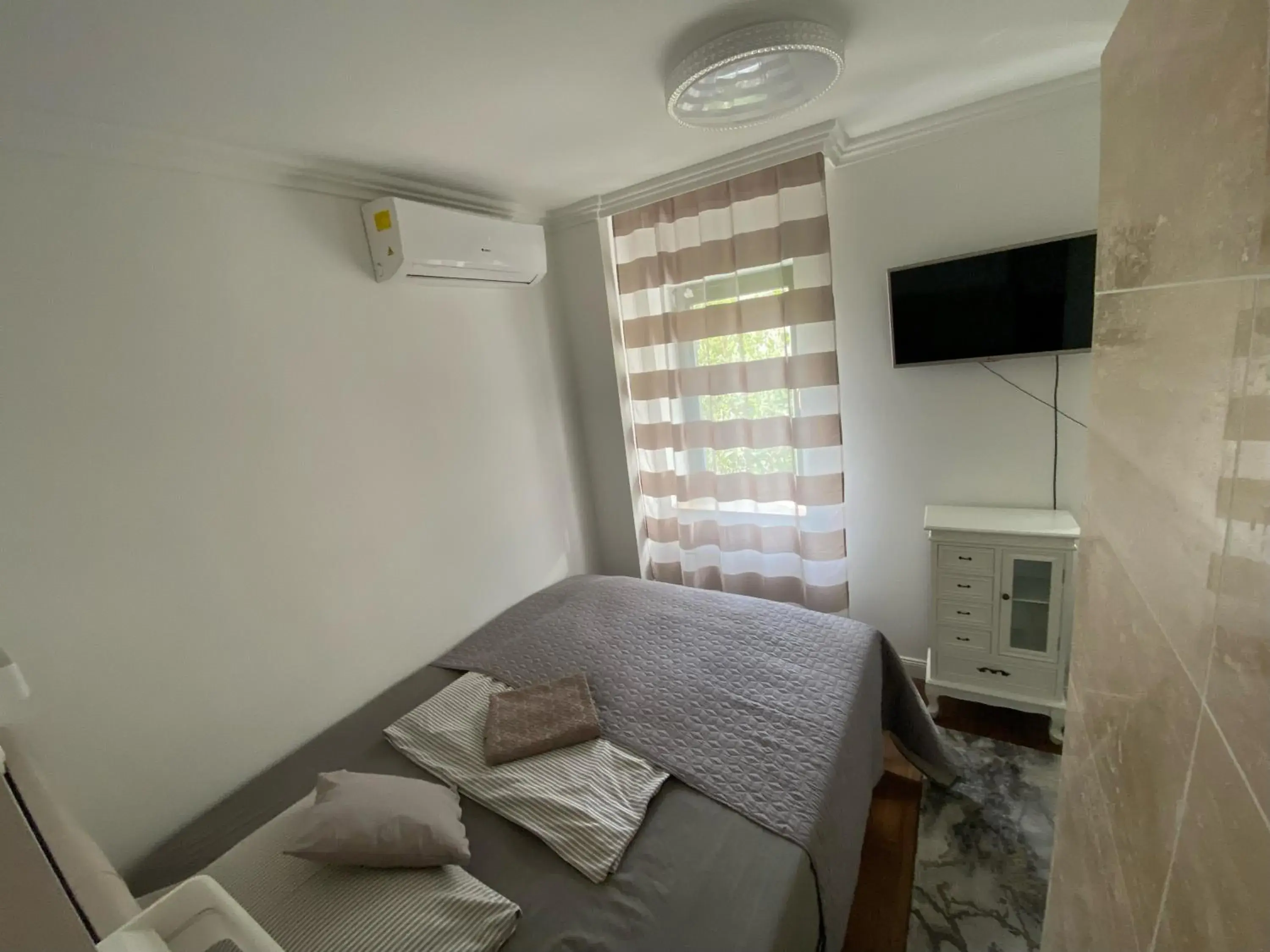 Deluxe Double Studio - single occupancy in Éjjeli Bagoly Étterem és Panzió Deluxe Double Studio - single occupancy in Éjjeli Bagoly Étterem és Panzió