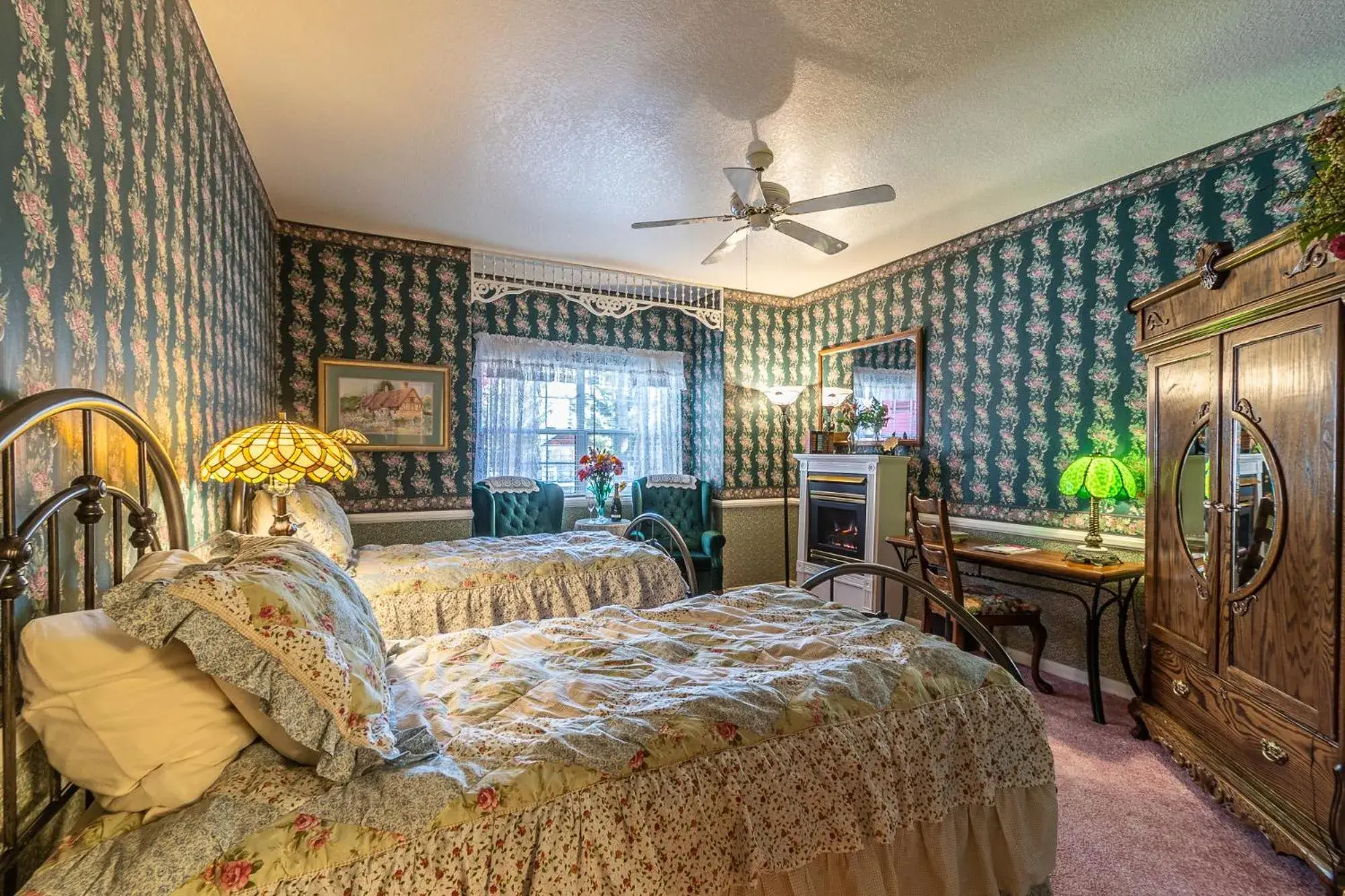 Deluxe Twin Room in Apples Bed and Breakfast Inn Deluxe Twin Room in Apples Bed and Breakfast Inn