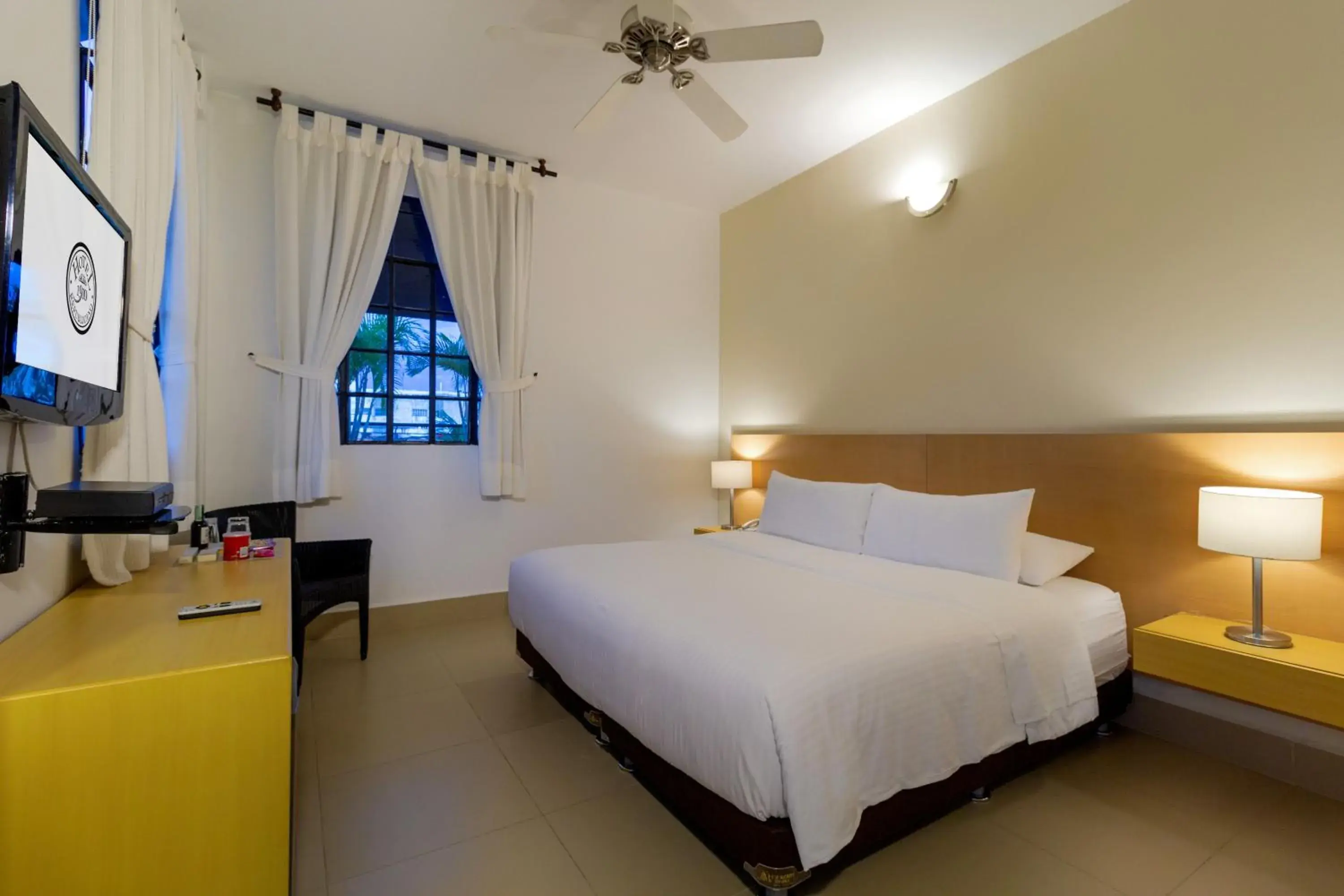 King Room - single occupancy in Hotel Republicano 1910 King Room - single occupancy in Hotel Republicano 1910