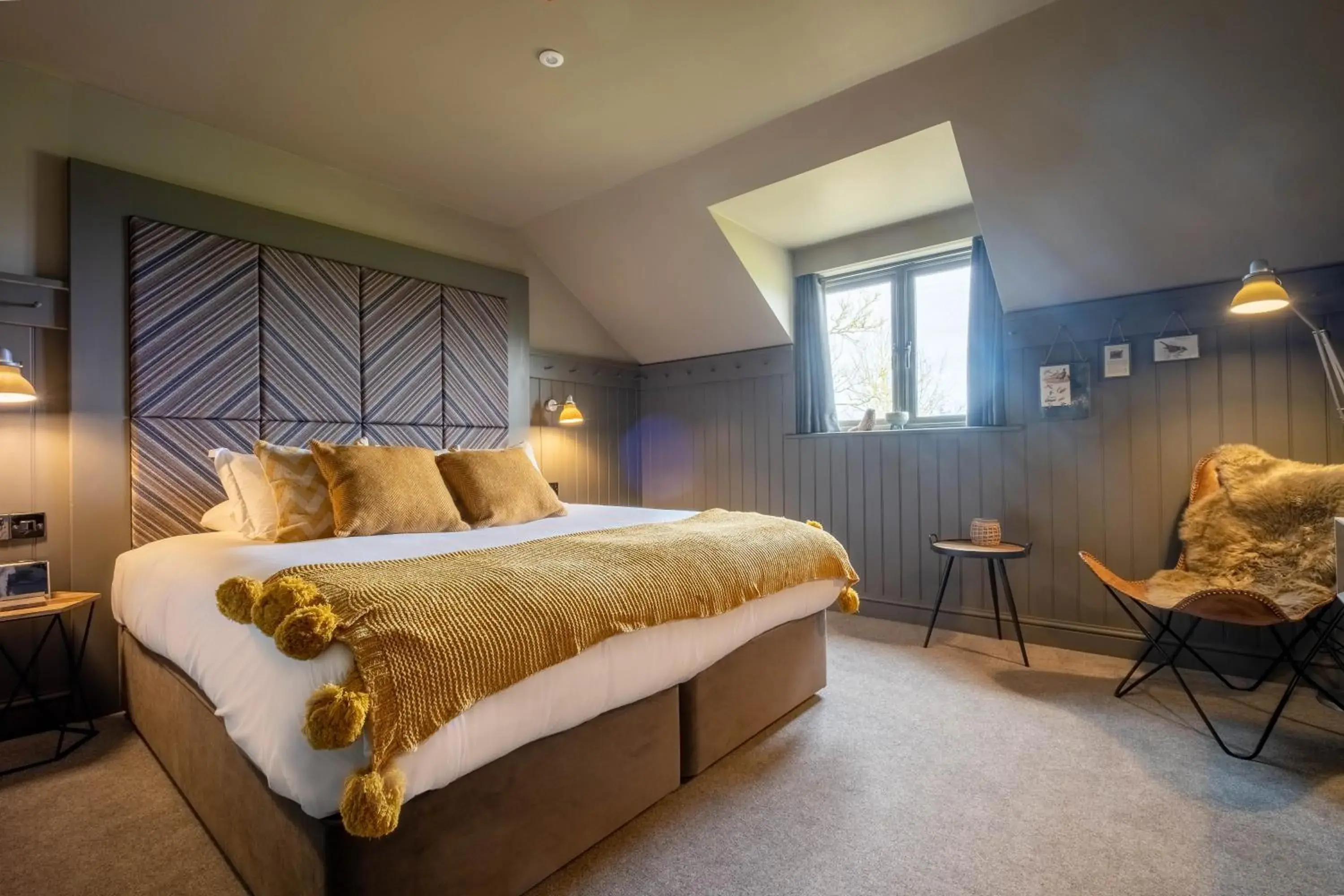 Deluxe Double Room in The Three Blackbirds Deluxe Double Room in The Three Blackbirds