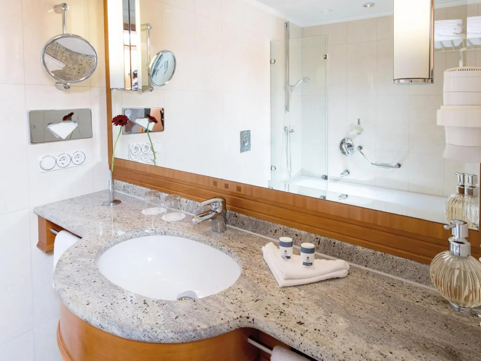 Double Room - single occupancy - Land Side in A-ROSA Strandidyll Heringsdorf Double Room - single occupancy - Land Side in A-ROSA Strandidyll Heringsdorf