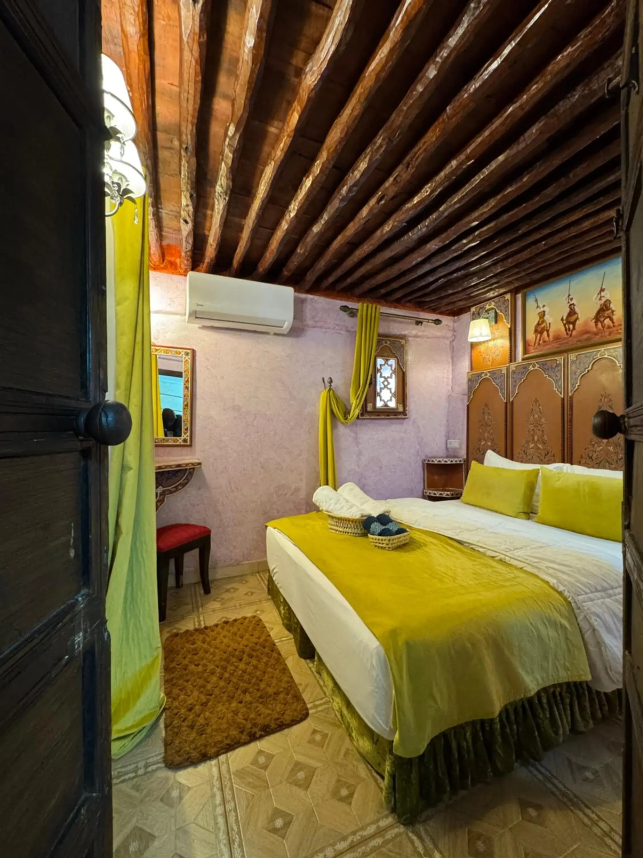 Double Room with Private Bathroom in RIAD ESMERALDA By Dar Ouezzani Double Room with Private Bathroom in RIAD ESMERALDA By Dar Ouezzani