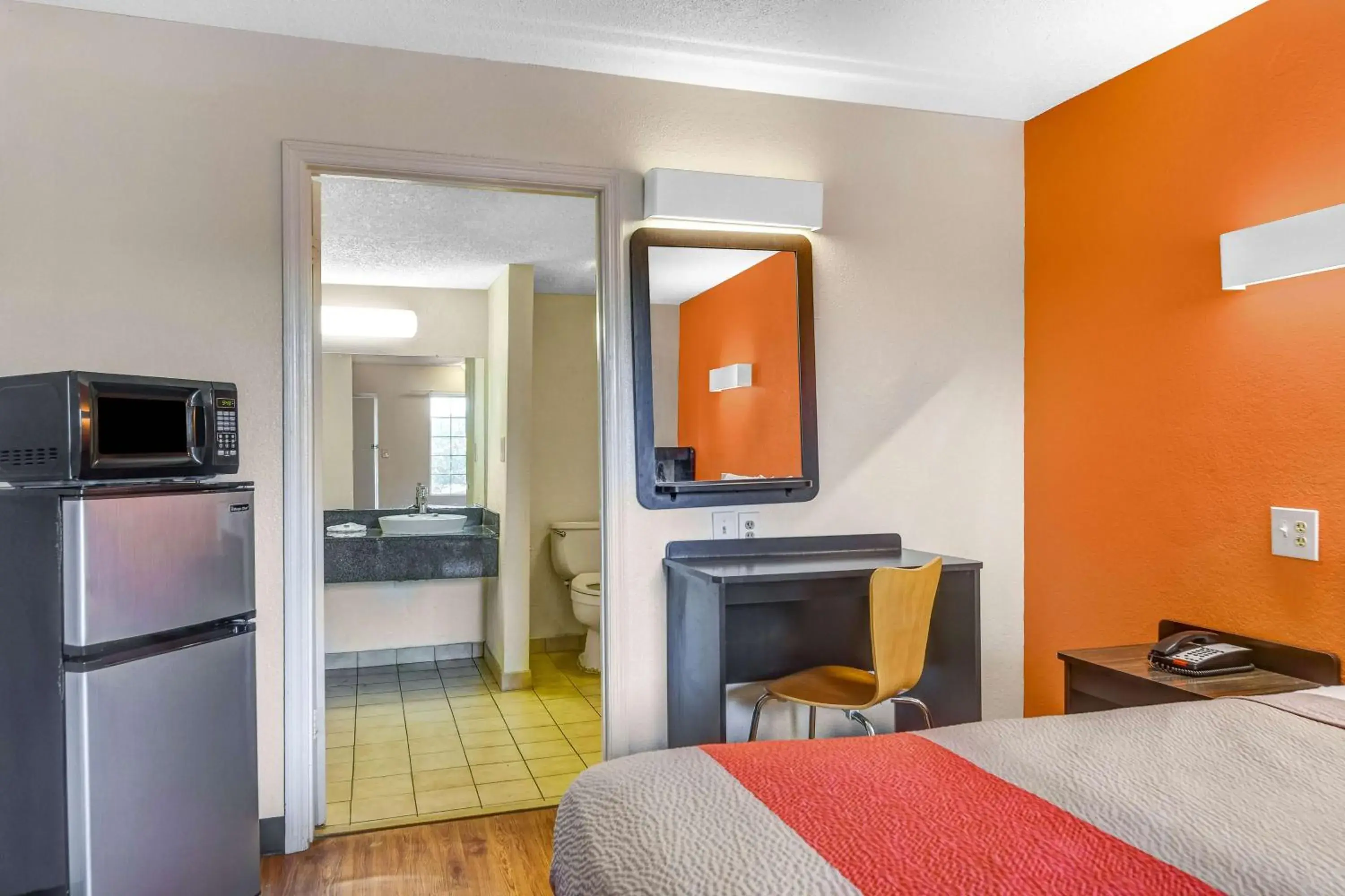 One-Bedroom Suite - Non-Smoking in Motel 6-Calhoun, GA One-Bedroom Suite - Non-Smoking in Motel 6-Calhoun, GA